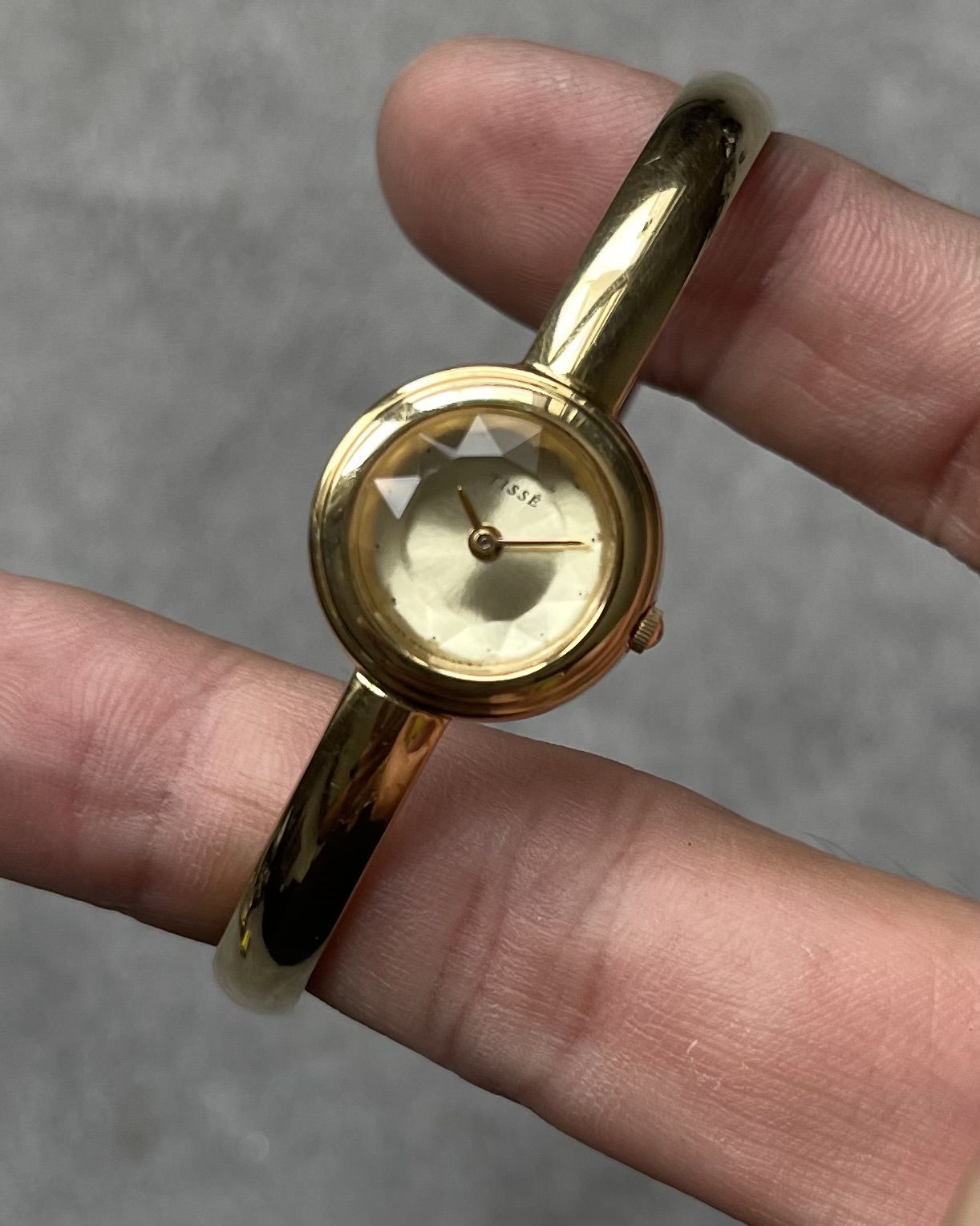 SEIKO TISSÉ GOLD BANGLE VINTAGE QUARTZ WATCH | Artizen Store