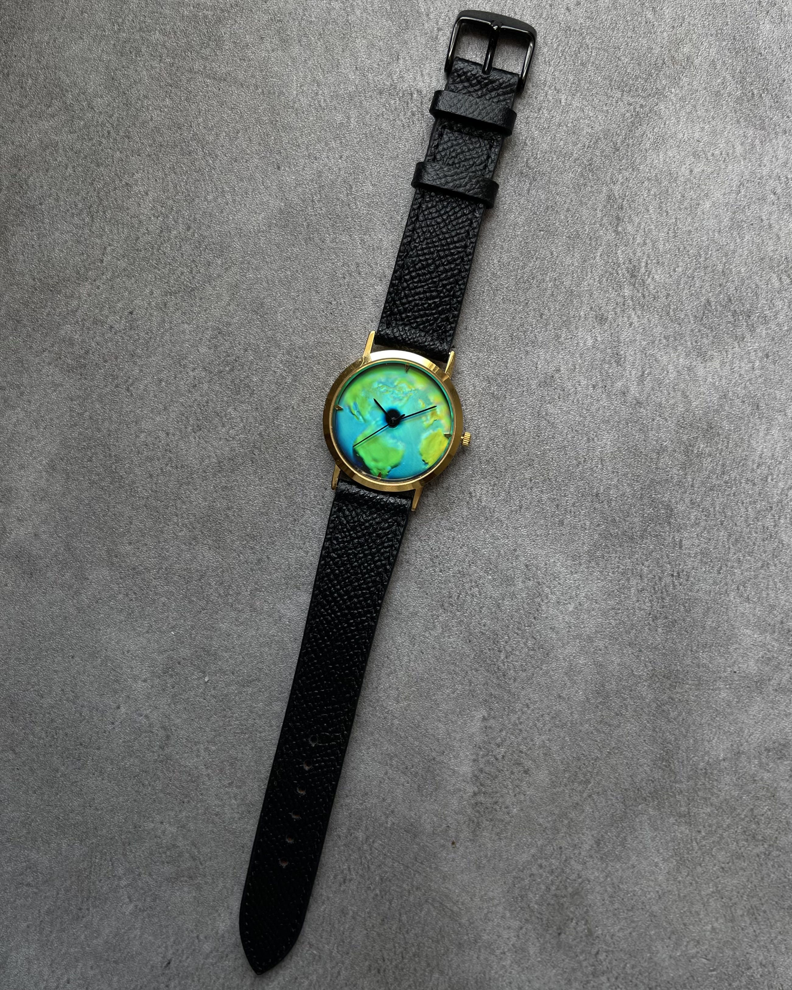 PLANET EARTH 3D DIAL VINTAGE QUARTZ WATCH | Artizen Store