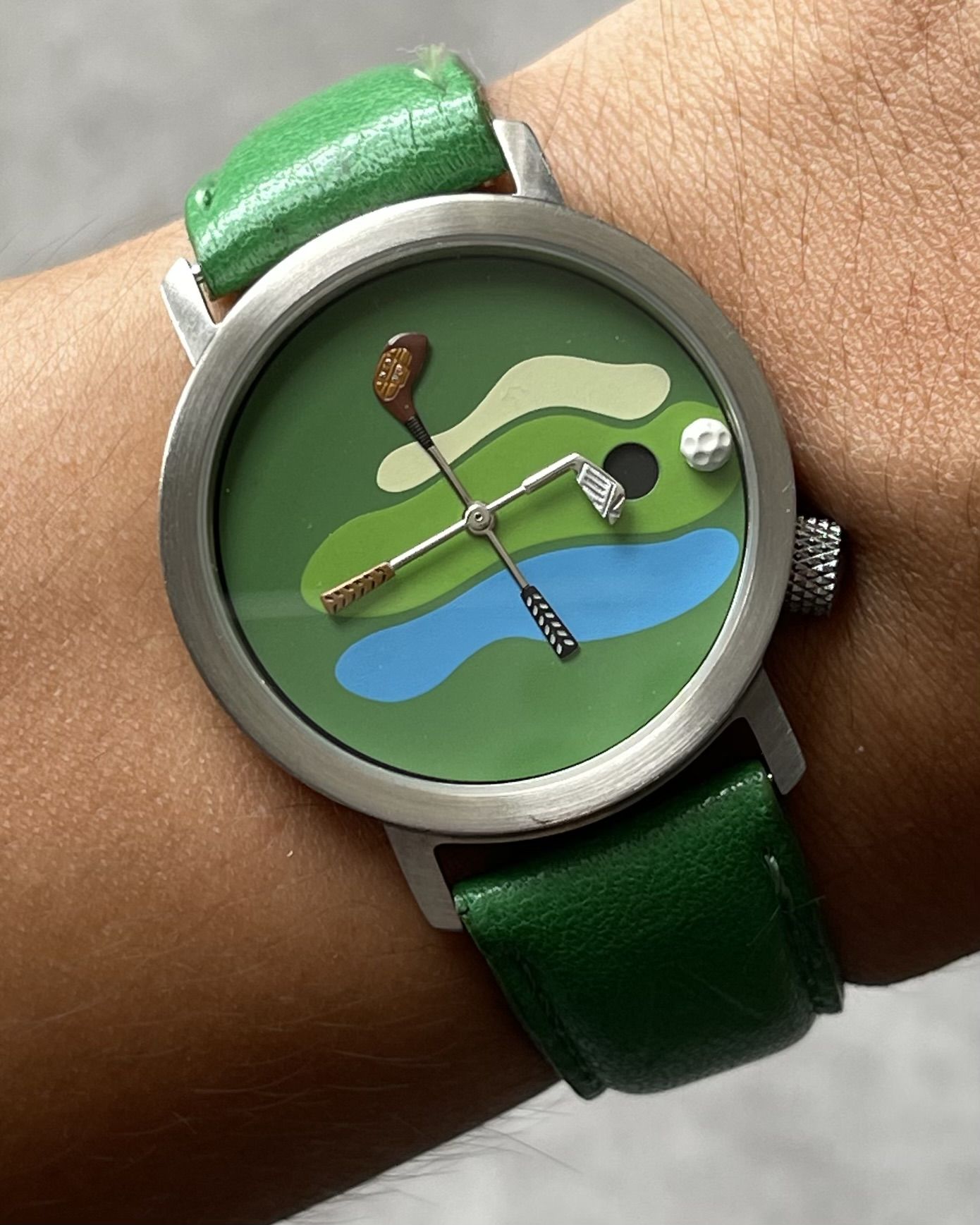 AKTEO GOLF CLUB LANDSCAPE VINTAGE QUARTZ WATCH | Artizen Store