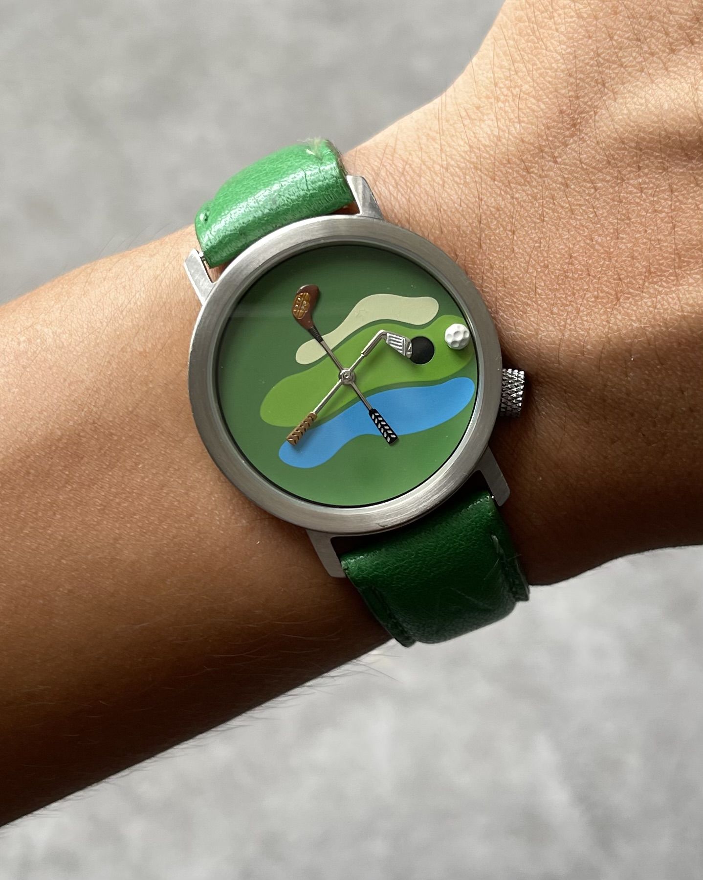 AKTEO GOLF CLUB LANDSCAPE VINTAGE QUARTZ WATCH | Artizen Store