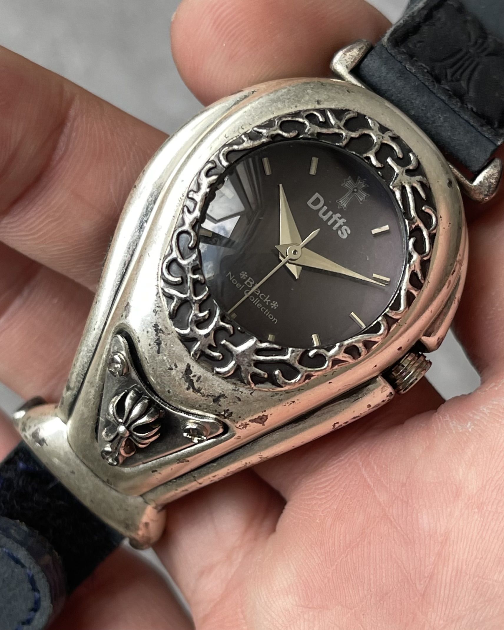 1998 DUFFS BLACK NOEL COLLECTION GOTHIC VINTAGE QUARTZ WATCH