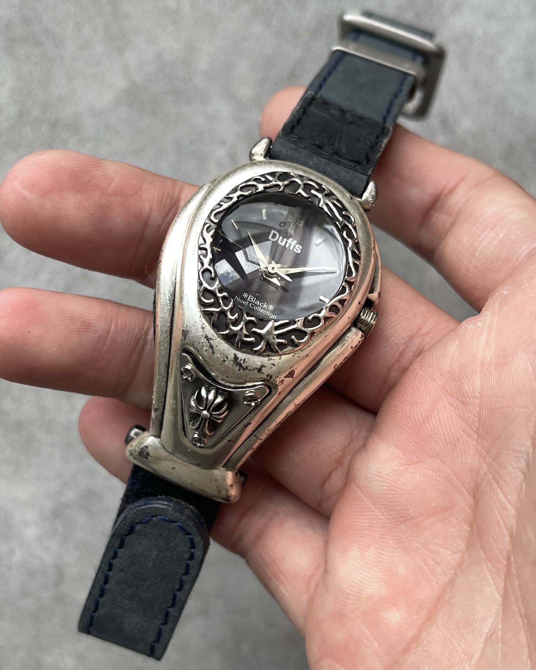 1998 DUFFS BLACK NOEL COLLECTION GOTHIC VINTAGE QUARTZ WATCH