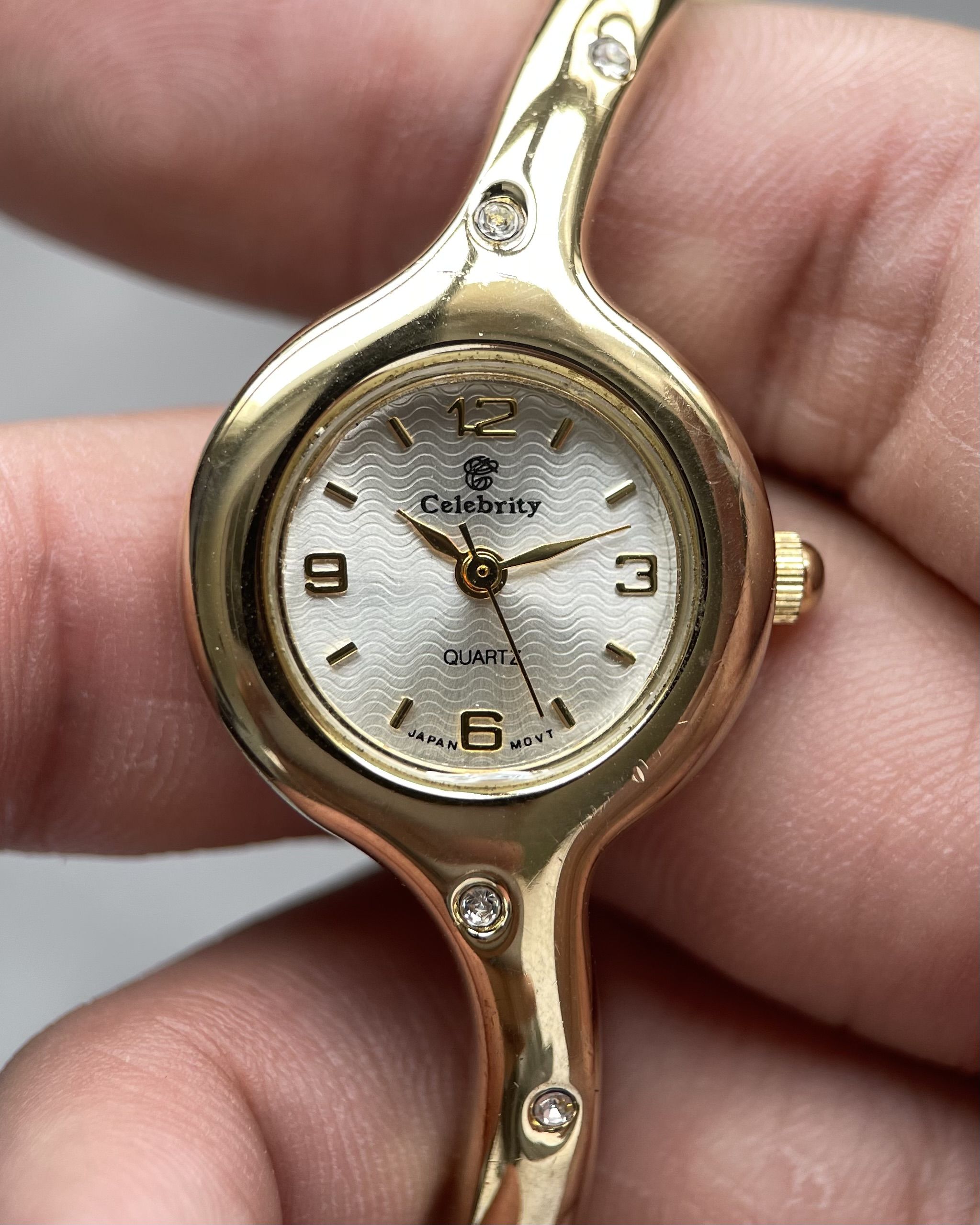 CELEBRITY DISTORTION BANGLE VINTAGE WATCH 