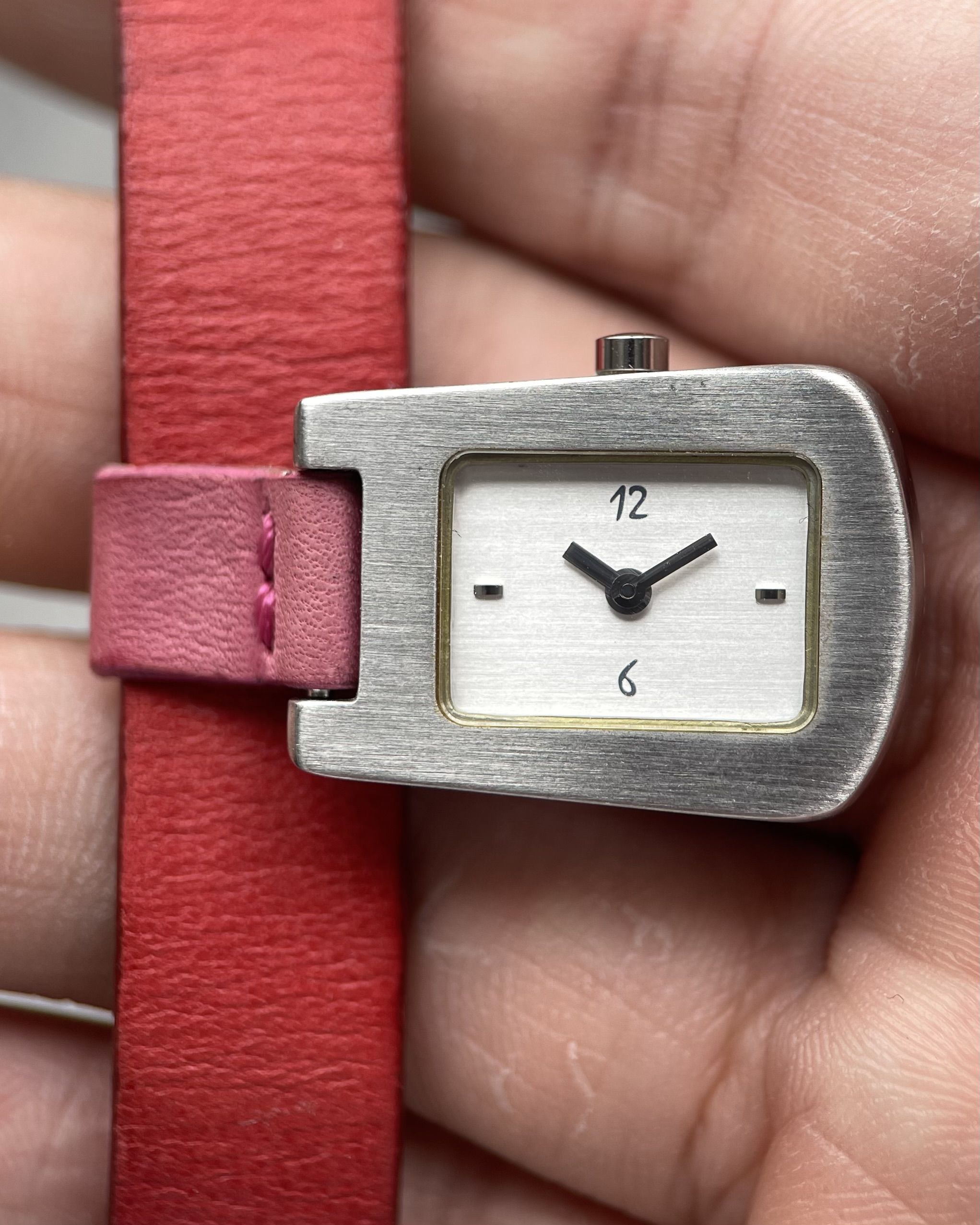 OPEX MINIMALIST SLIDE CASE VINTAGE QUARTZ WATCH