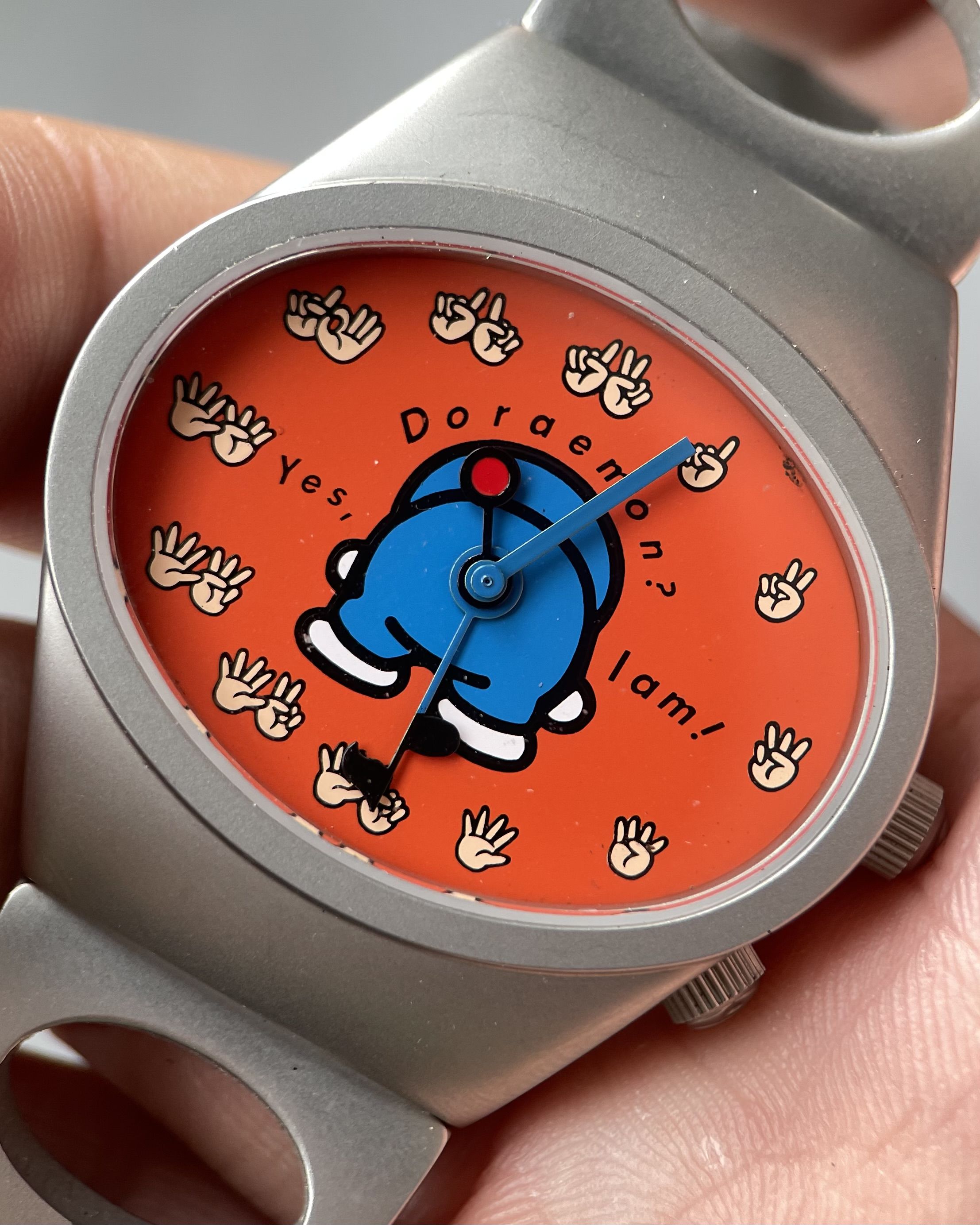 1998 DORATCH DORAEMON PLAYFUL GESTURE VINTAGE QUARTZ WATCH