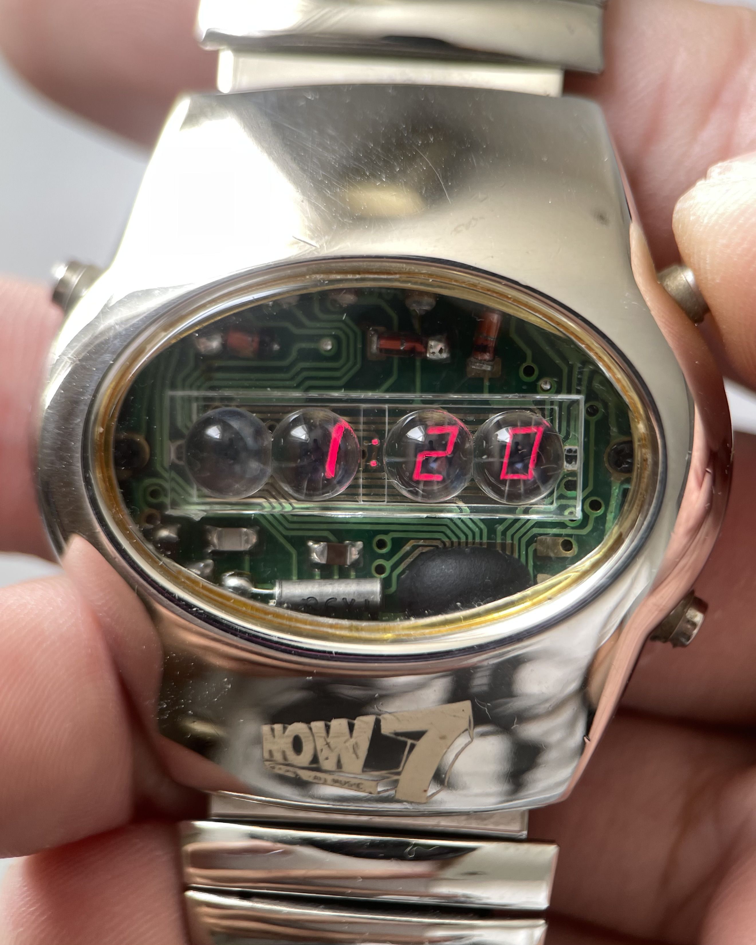 BELAMI HOW7 LED CIRCUIT VINTAGE WATCH | Artizen Store