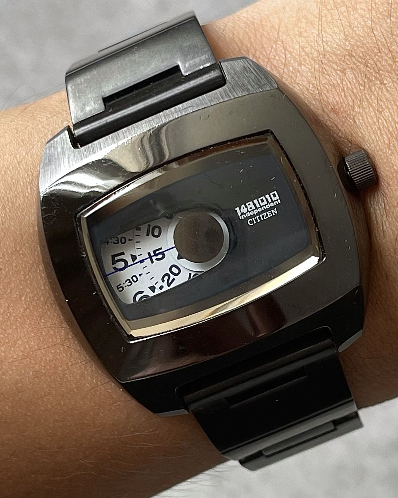 CITIZEN INDEPENDENT 1481010 JUMP HOUR VINTAGE QUARTZ WATCH