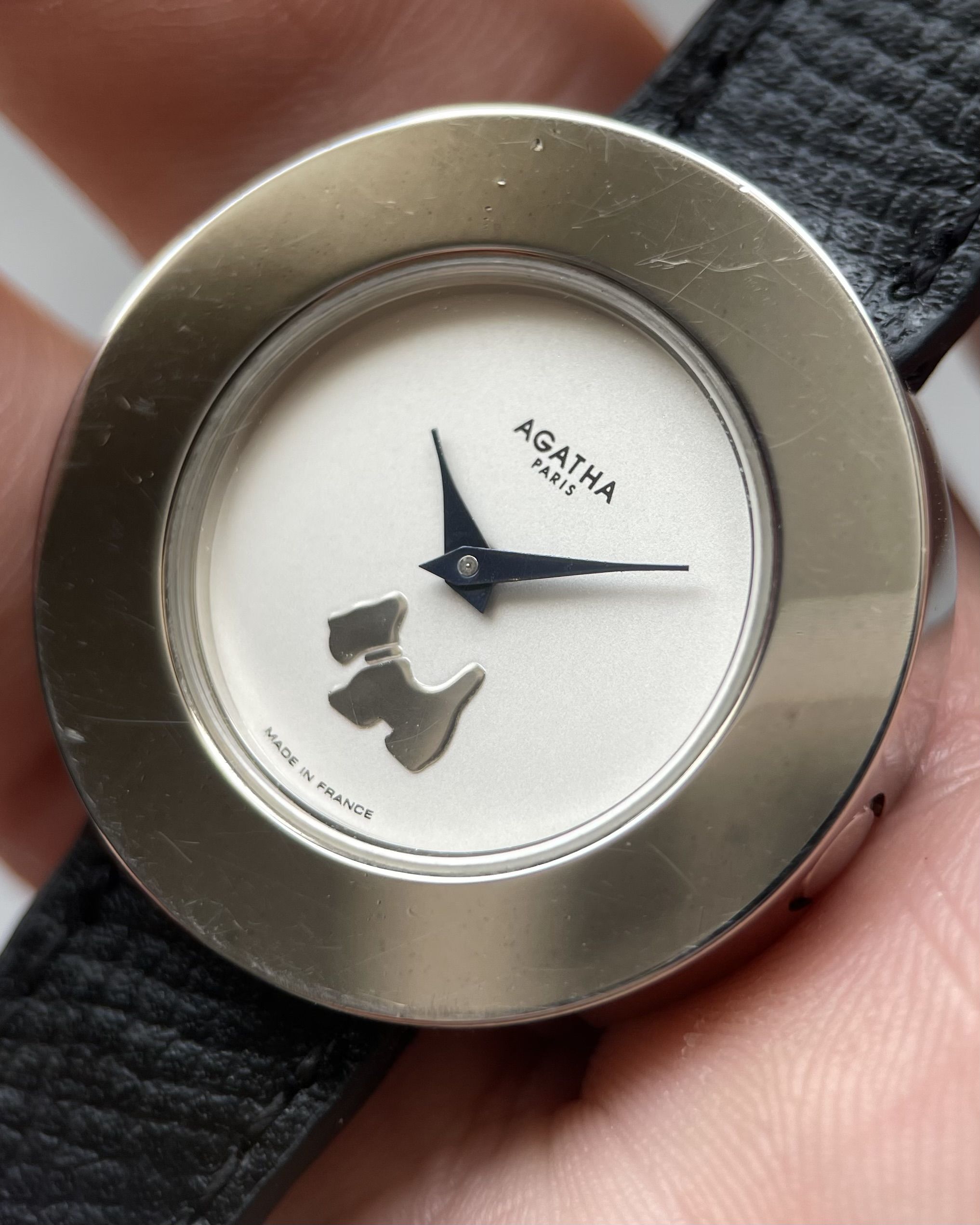 AGATHA PARIS DOG MOTIF VINTAGE QUARTZ WATCH | Artizen Store