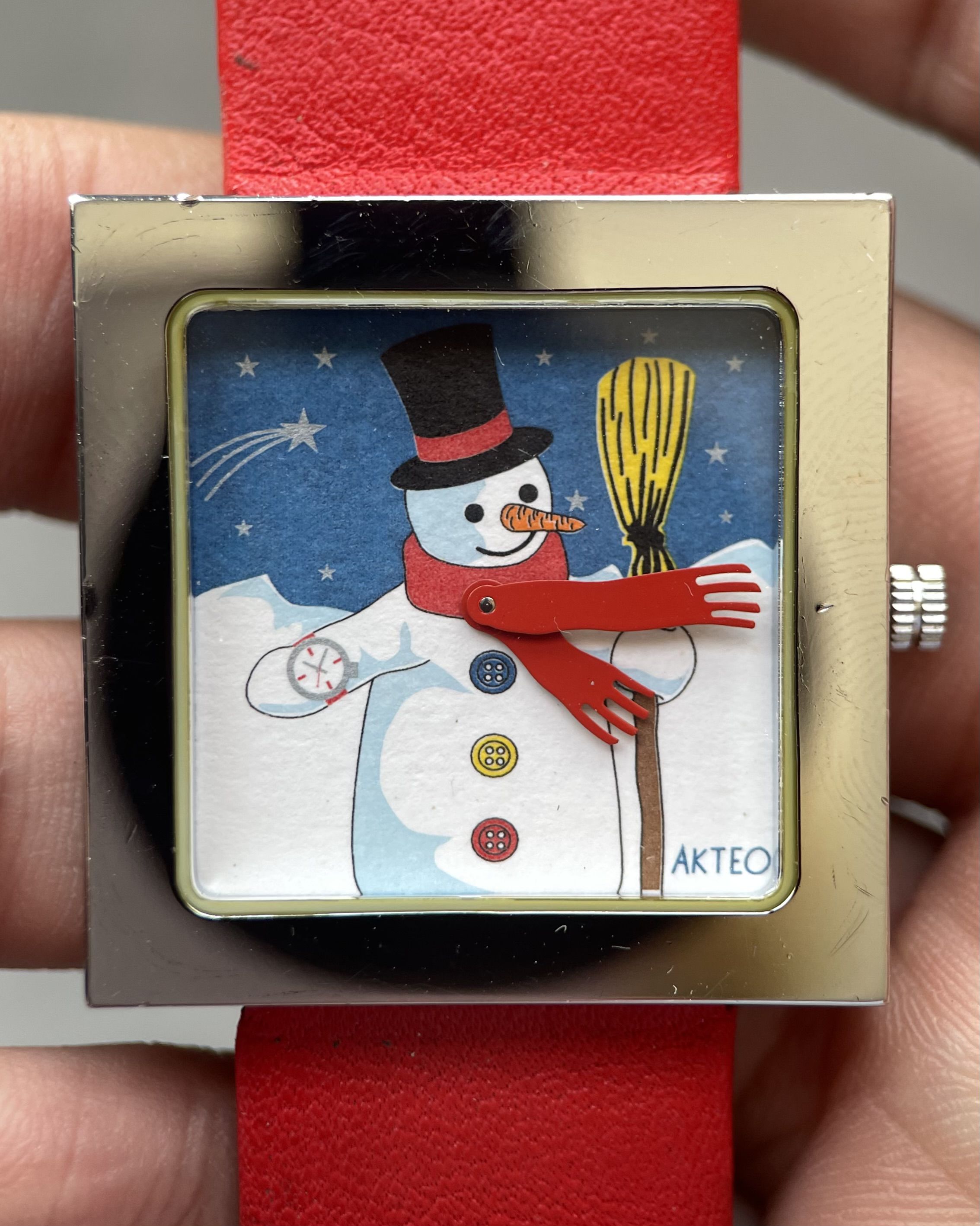 AKTEO SNOWMAN VINTAGE QUARTZ WATCH