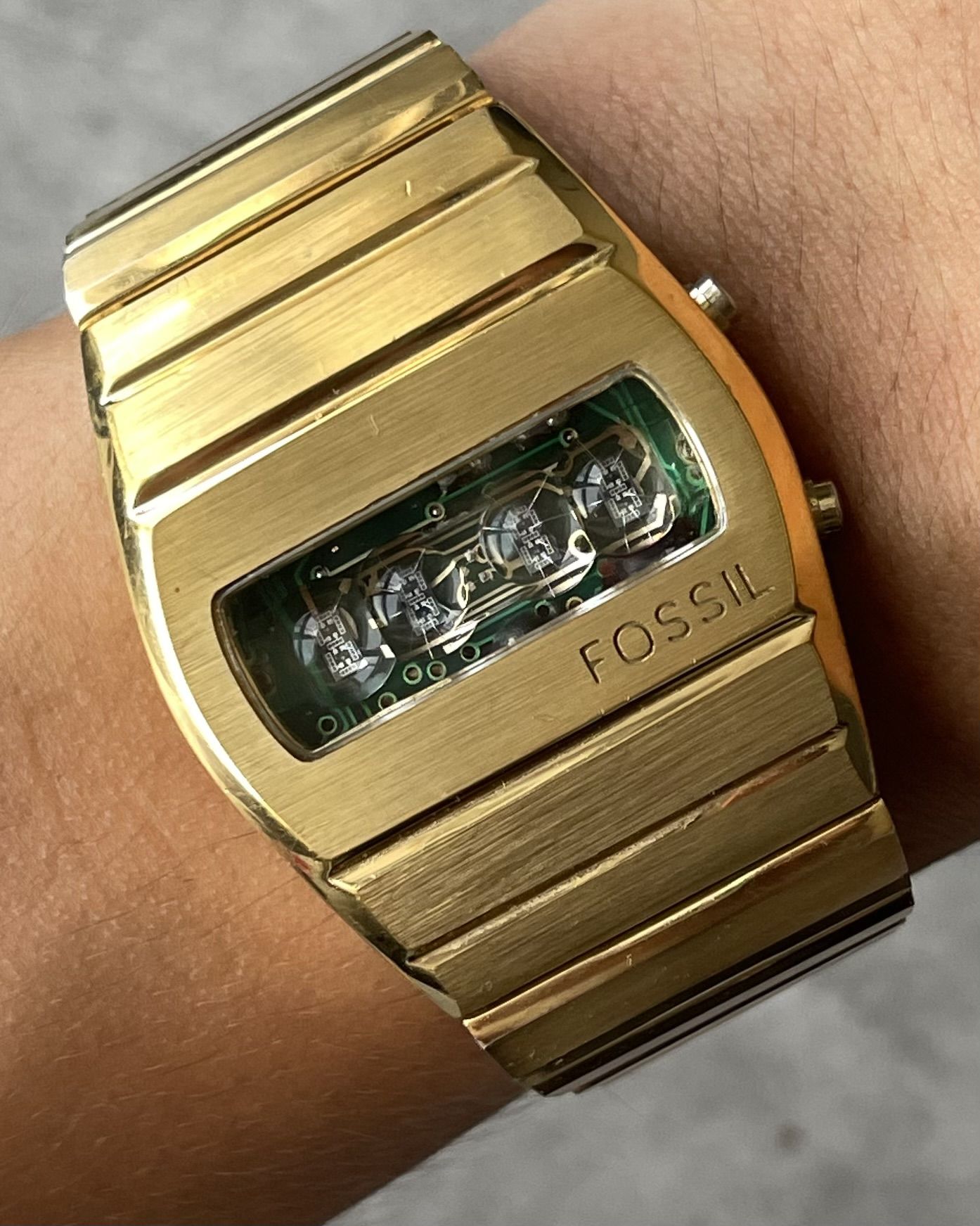 FOSSIL 2002 MATRIX LED WATCH | Artizen Store