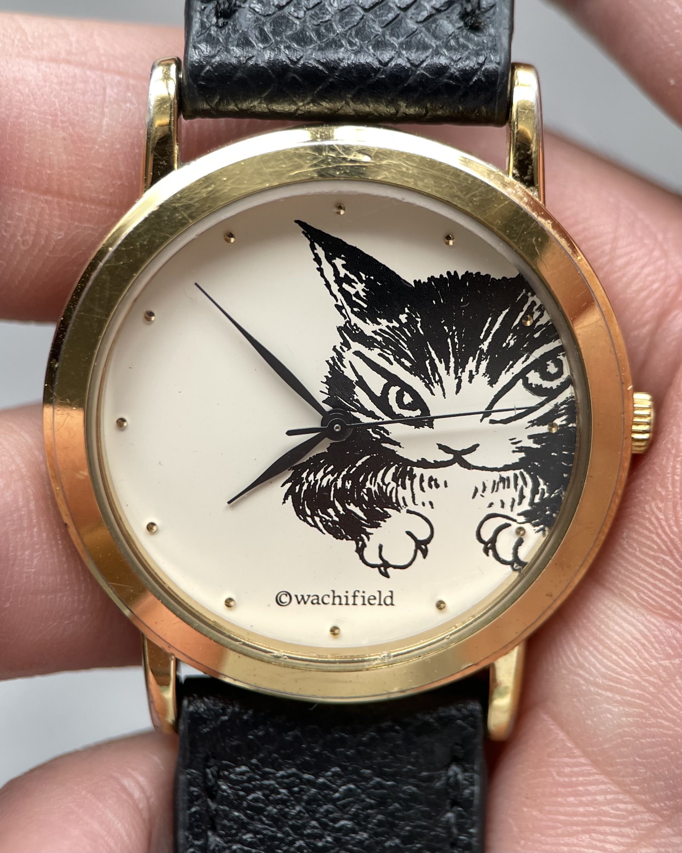 WACHIFIELD DAYAN CAT MINIMAL GOLD CASE VINTAGE QUARTZ WATCH