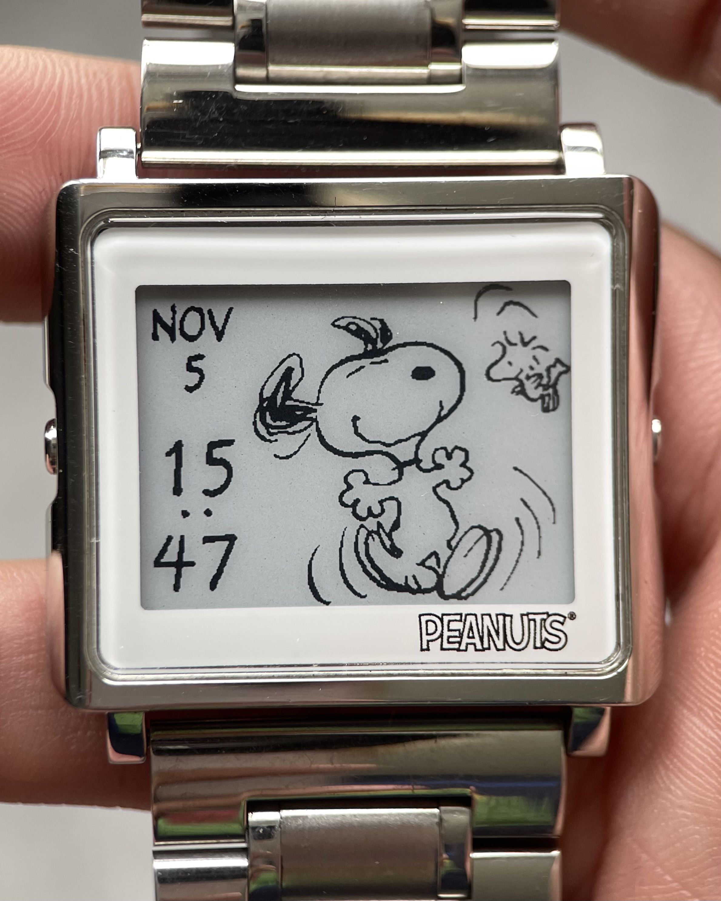 EPSON SMART CANVAS PEANUTS 65TH ANNIVERSARY DIGITAL WATCH 