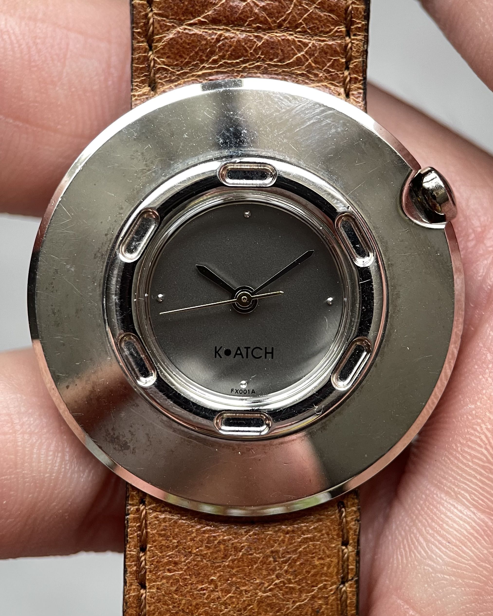 K•ATCH MINIMALIST ROUND INDUSTRIAL DESIGN VINTAGE QUARTZ WATCH