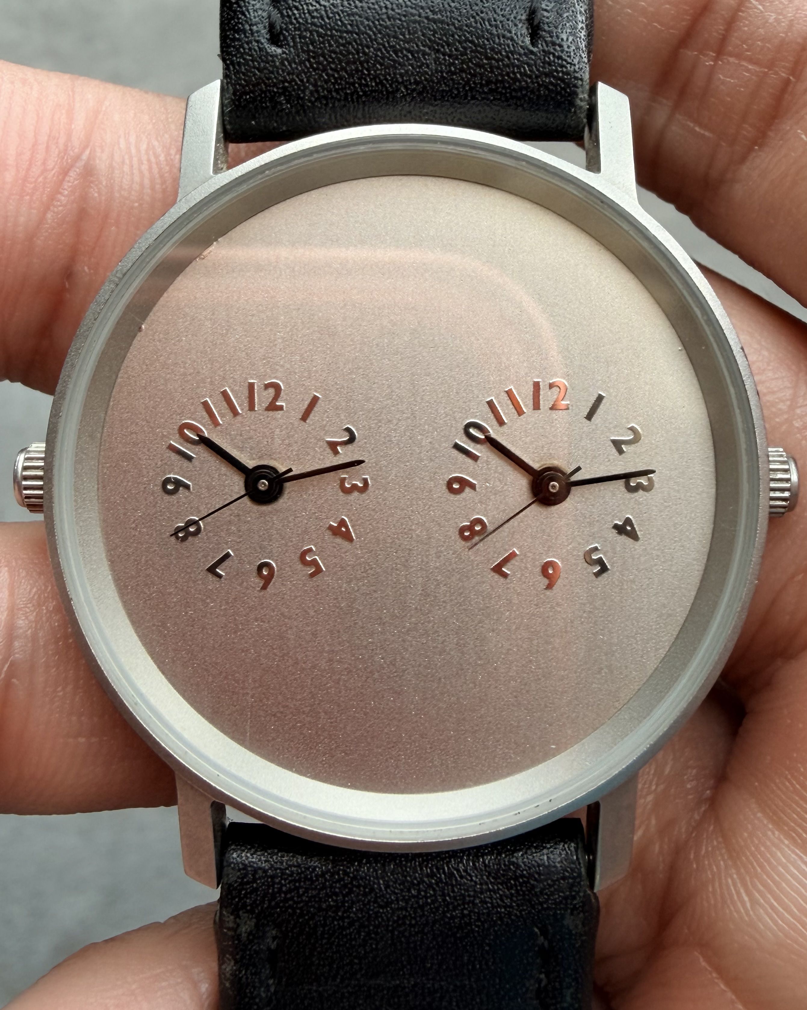 GRUS DUAL-DIAL MINIMALIST VINTAGE QUARTZ WATCH