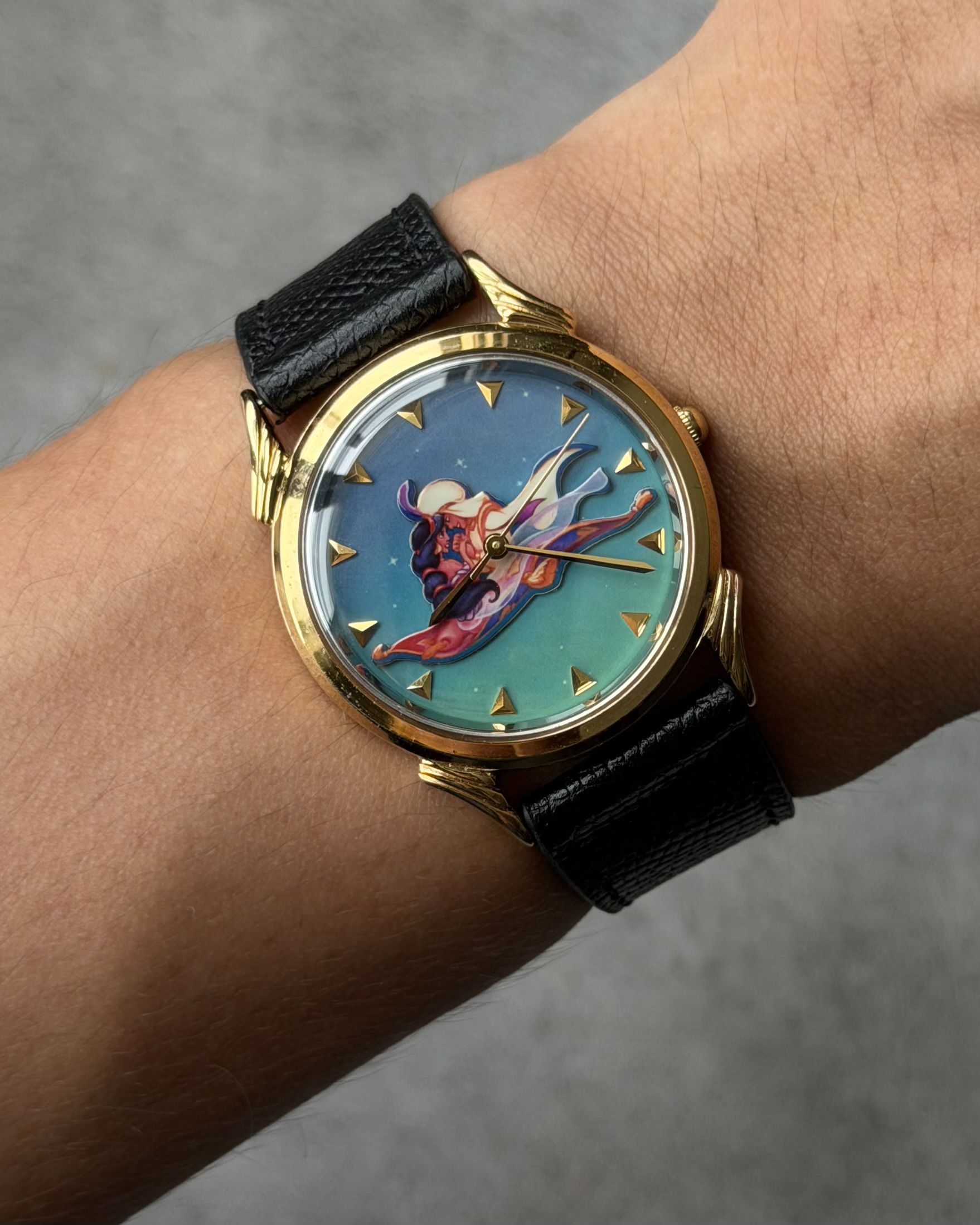 DISNEY ALADDIN MAGIC CARPET RIDE VINTAGE QUARTZ WATCH | Artizen Store