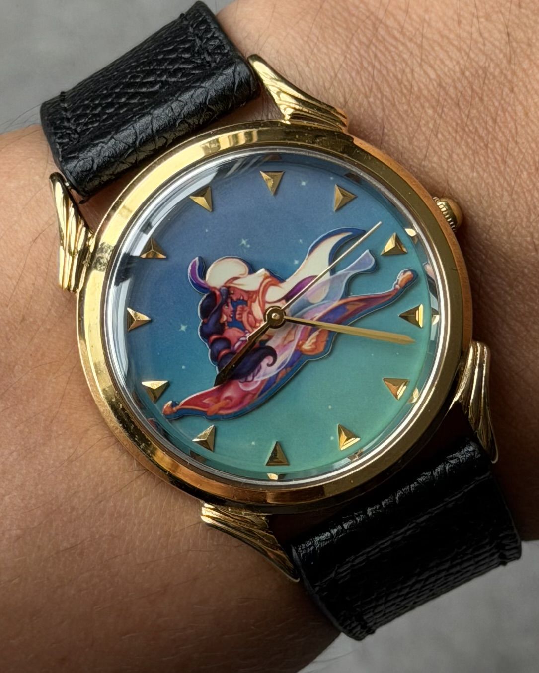 DISNEY ALADDIN MAGIC CARPET RIDE VINTAGE QUARTZ WATCH | Artizen Store