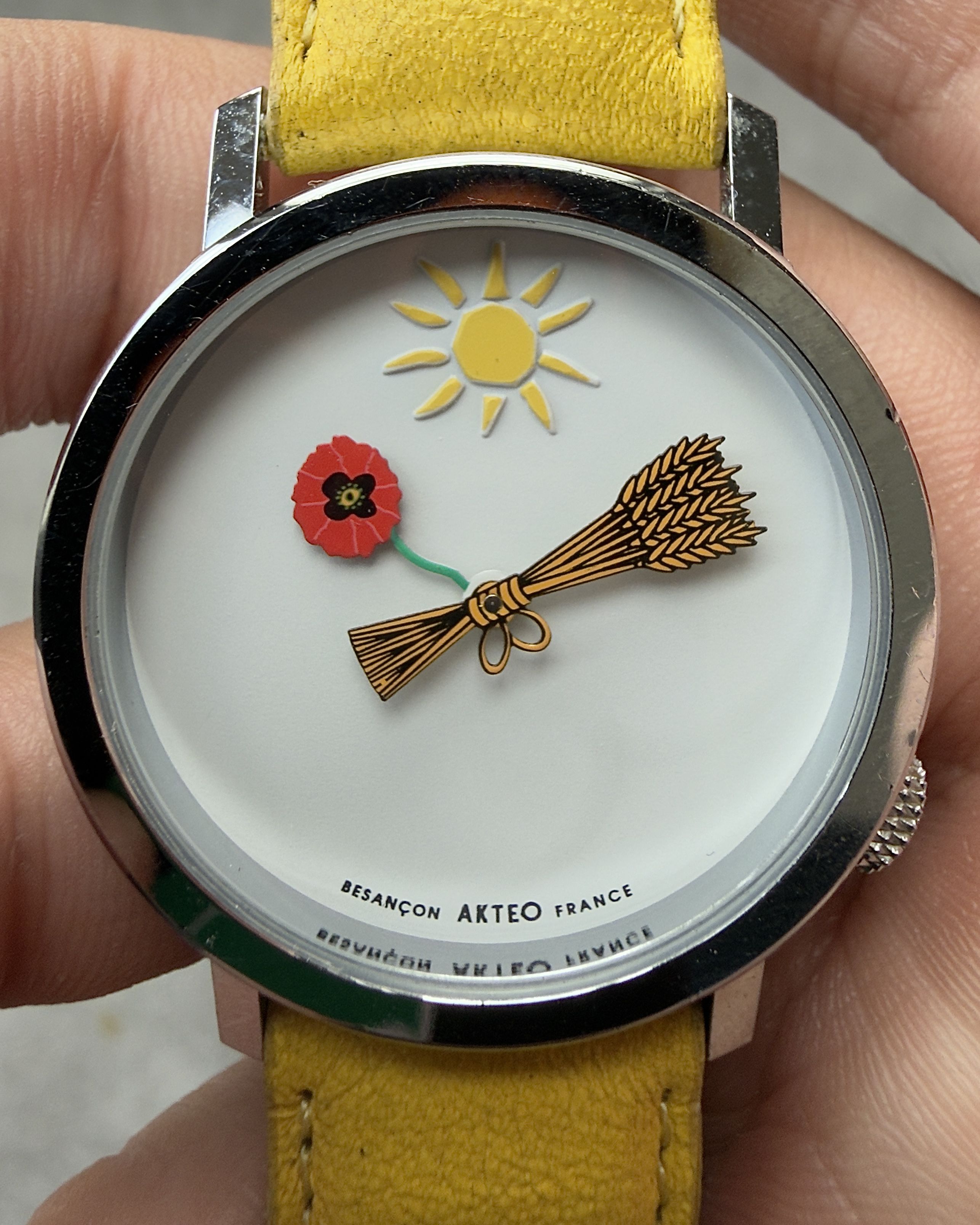 AKTEO POPPY & WHEAT SUNRISE VINTAGE QUARTZ WATCH