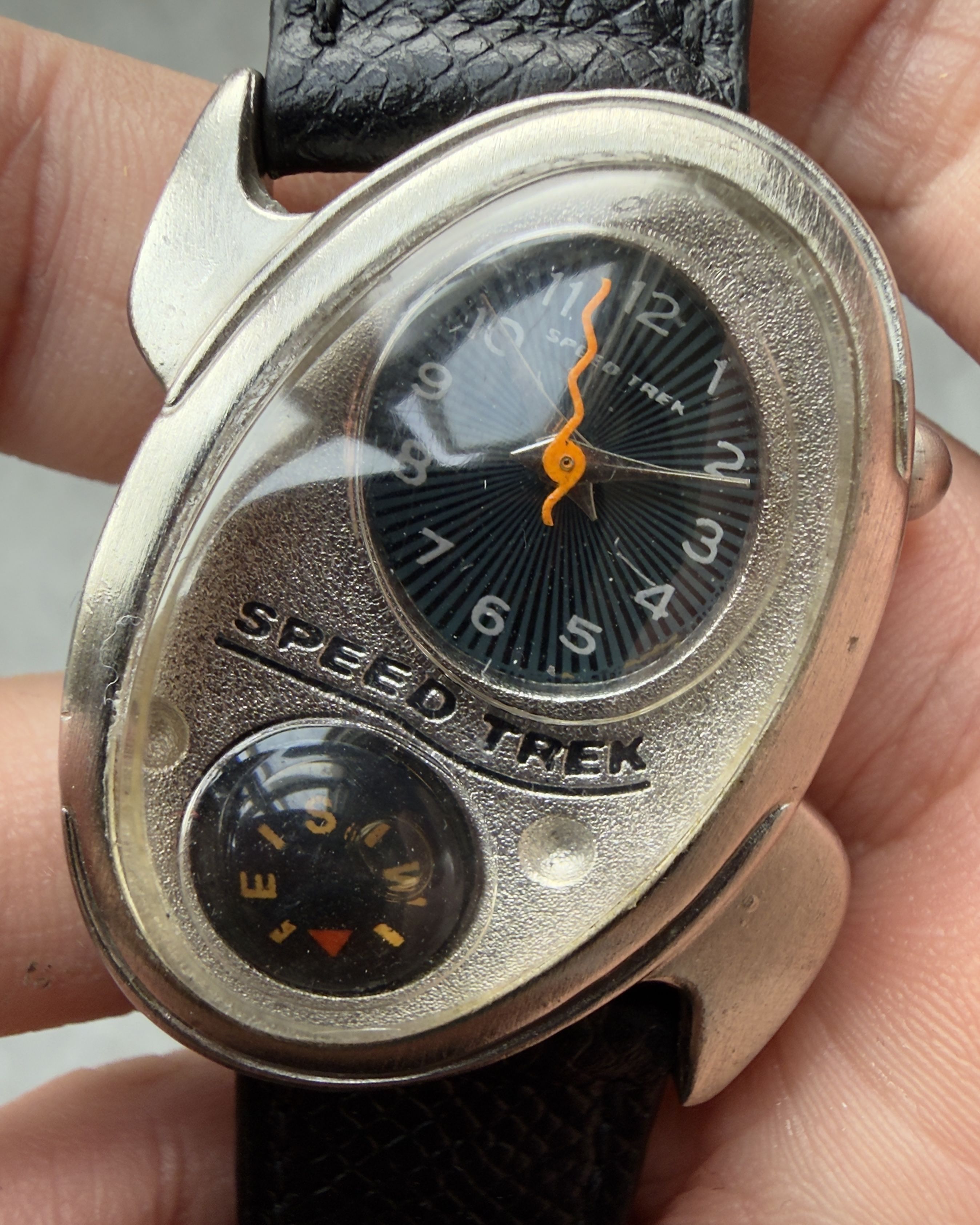 SPEED TREK SPACESHIP VINTAGE QUARTZ WATCH