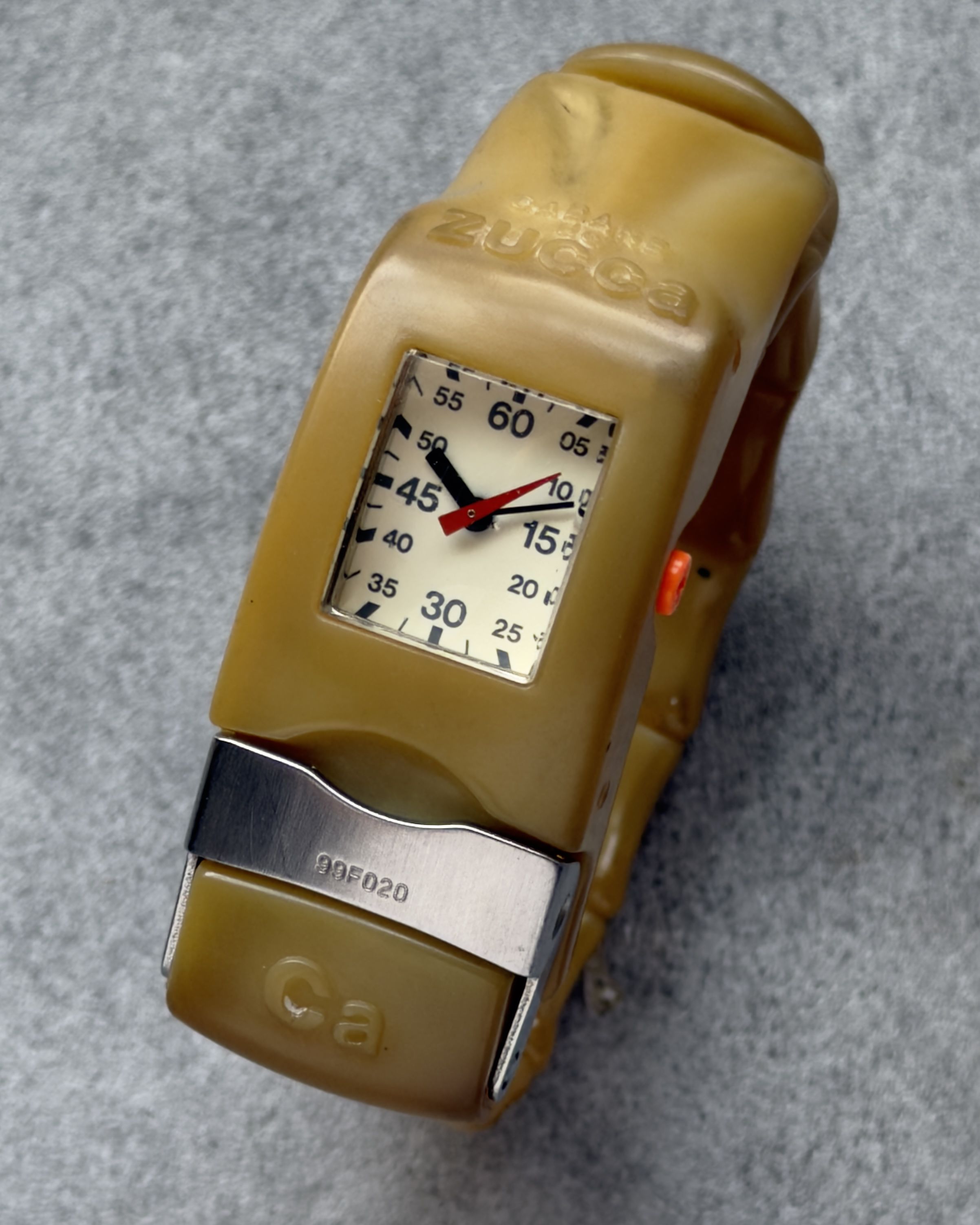 CABANE DE ZUCCA DOGGY GUM VINTAGE QUARTZ WATCH | Artizen Store