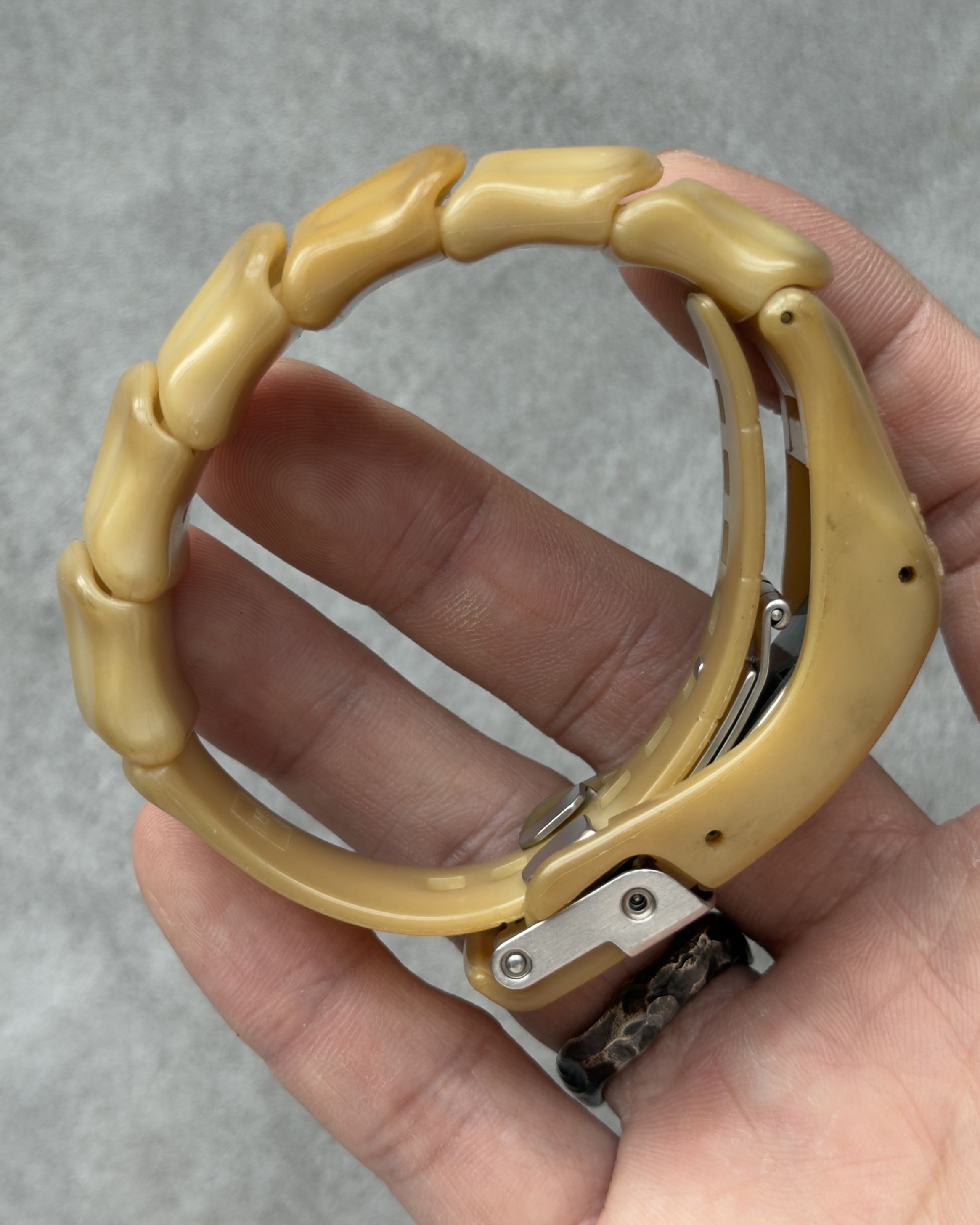 CABANE DE ZUCCA DOGGY GUM VINTAGE QUARTZ WATCH | Artizen Store