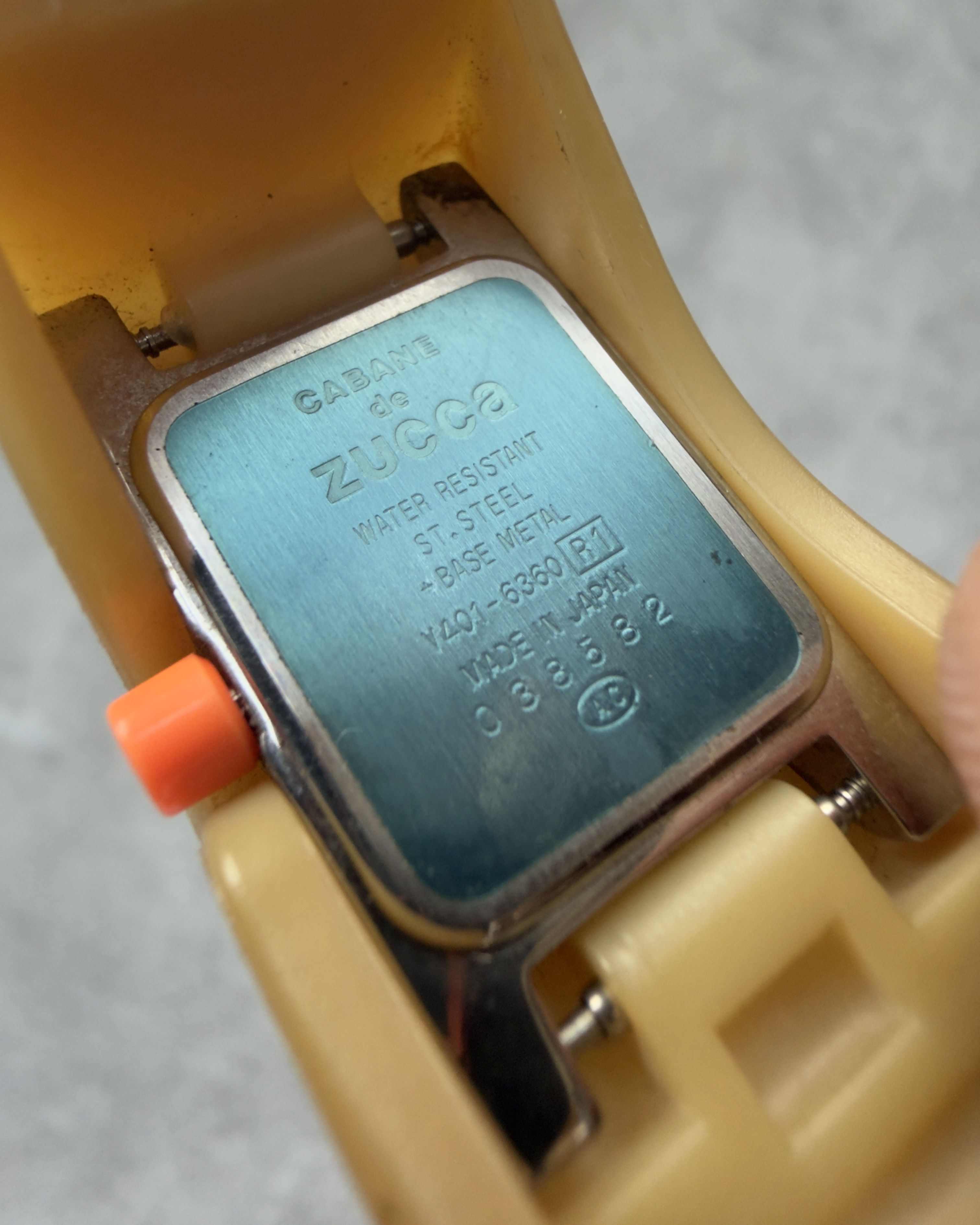 CABANE DE ZUCCA DOGGY GUM VINTAGE QUARTZ WATCH | Artizen Store