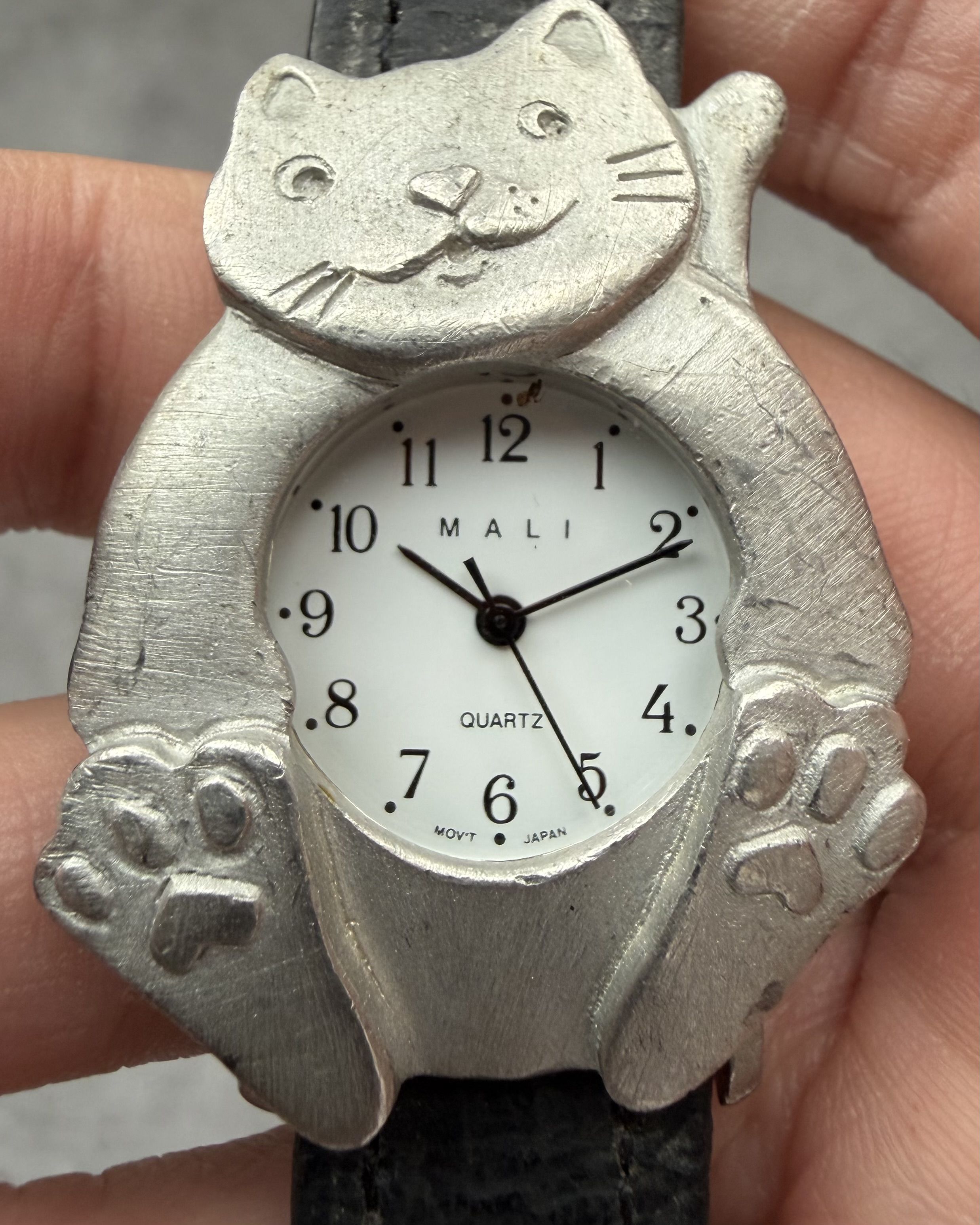MALI TICK TECH CAT-SHAPED VINTAGE QUARTZ WATCH