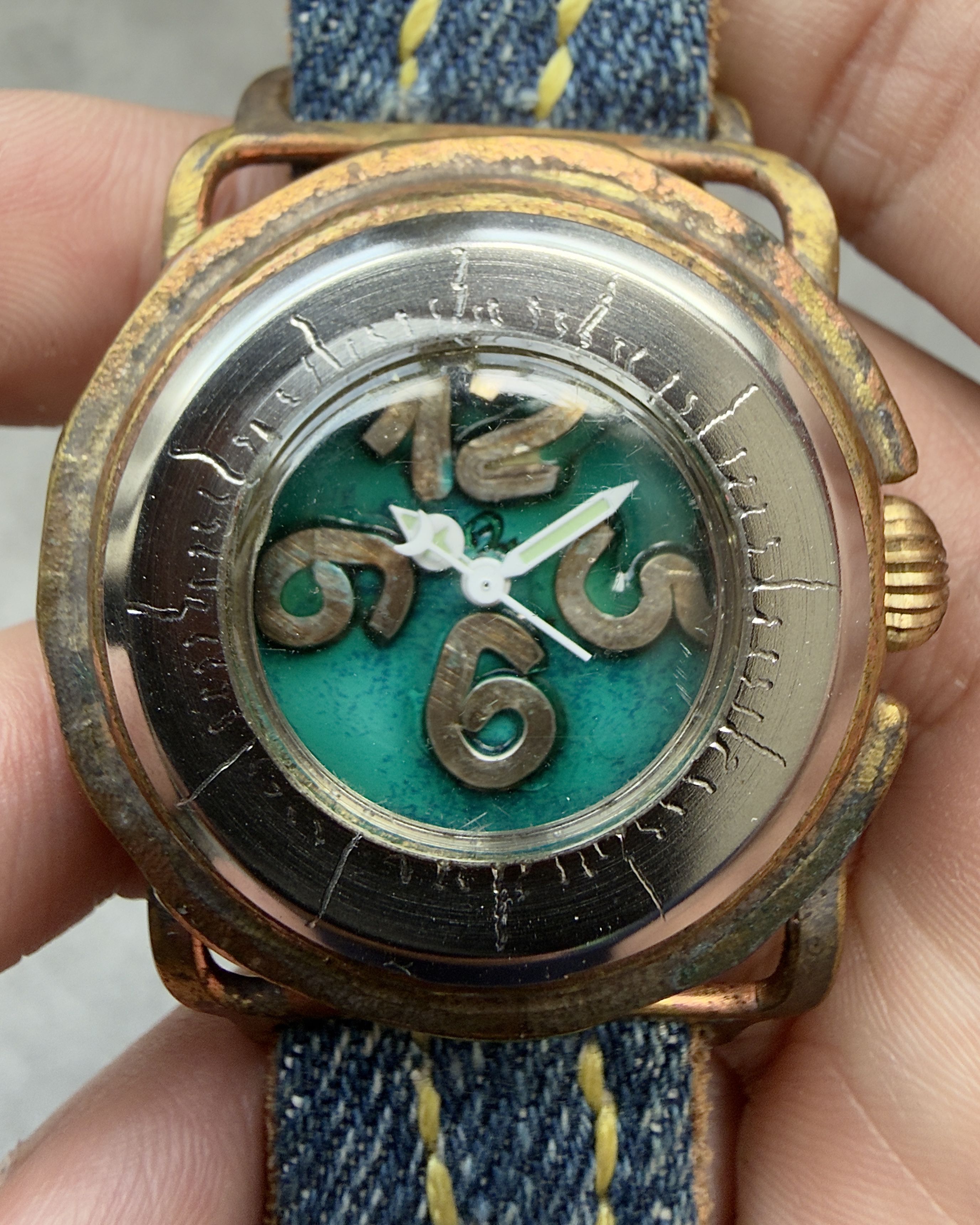 JAPANESE HAND CRAFTED VINTAGE QUARTZ WATCH 