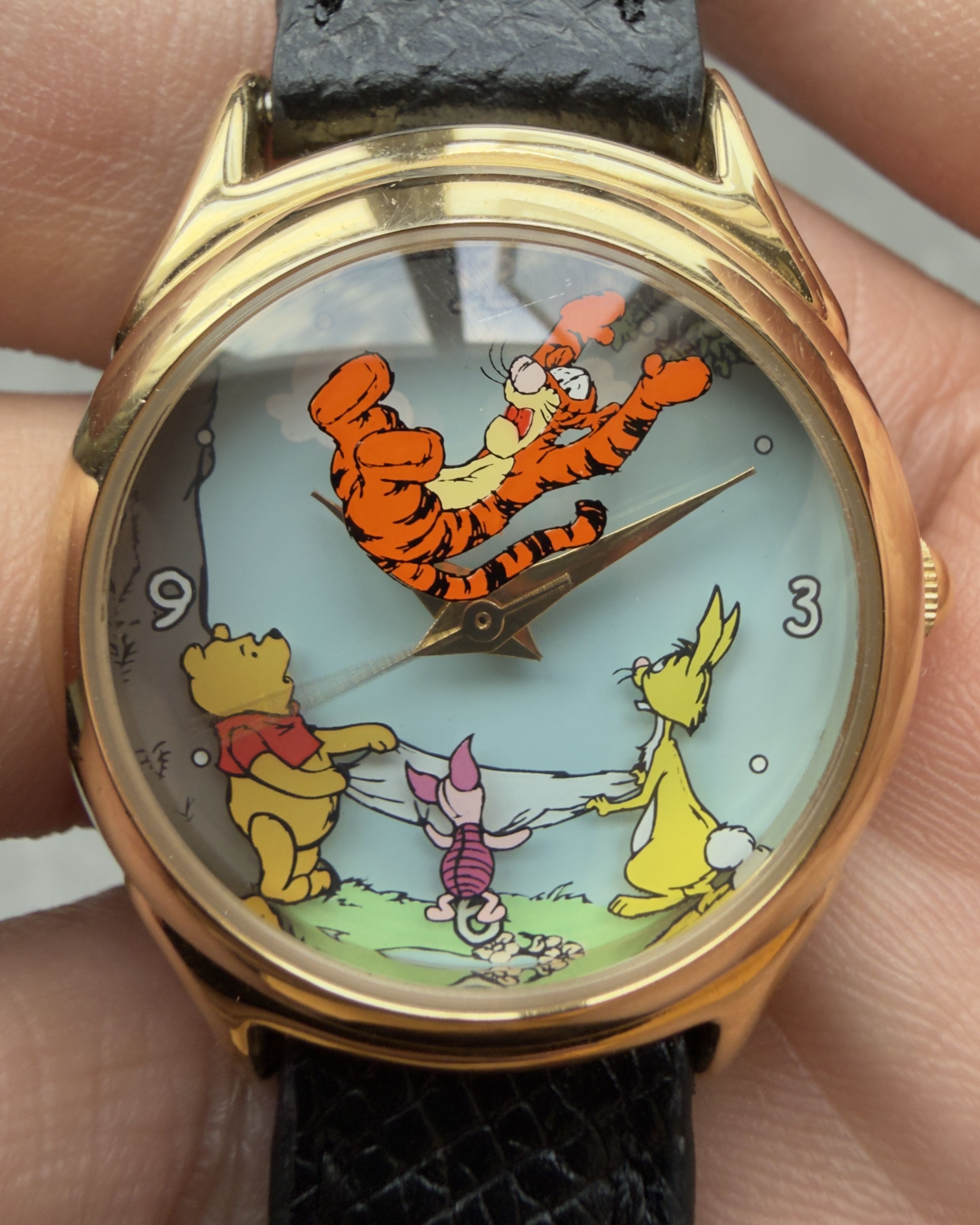WINNIE THE POOH TIGGER SWING PLAYTIME VINTAGE QUARTZ WATCH