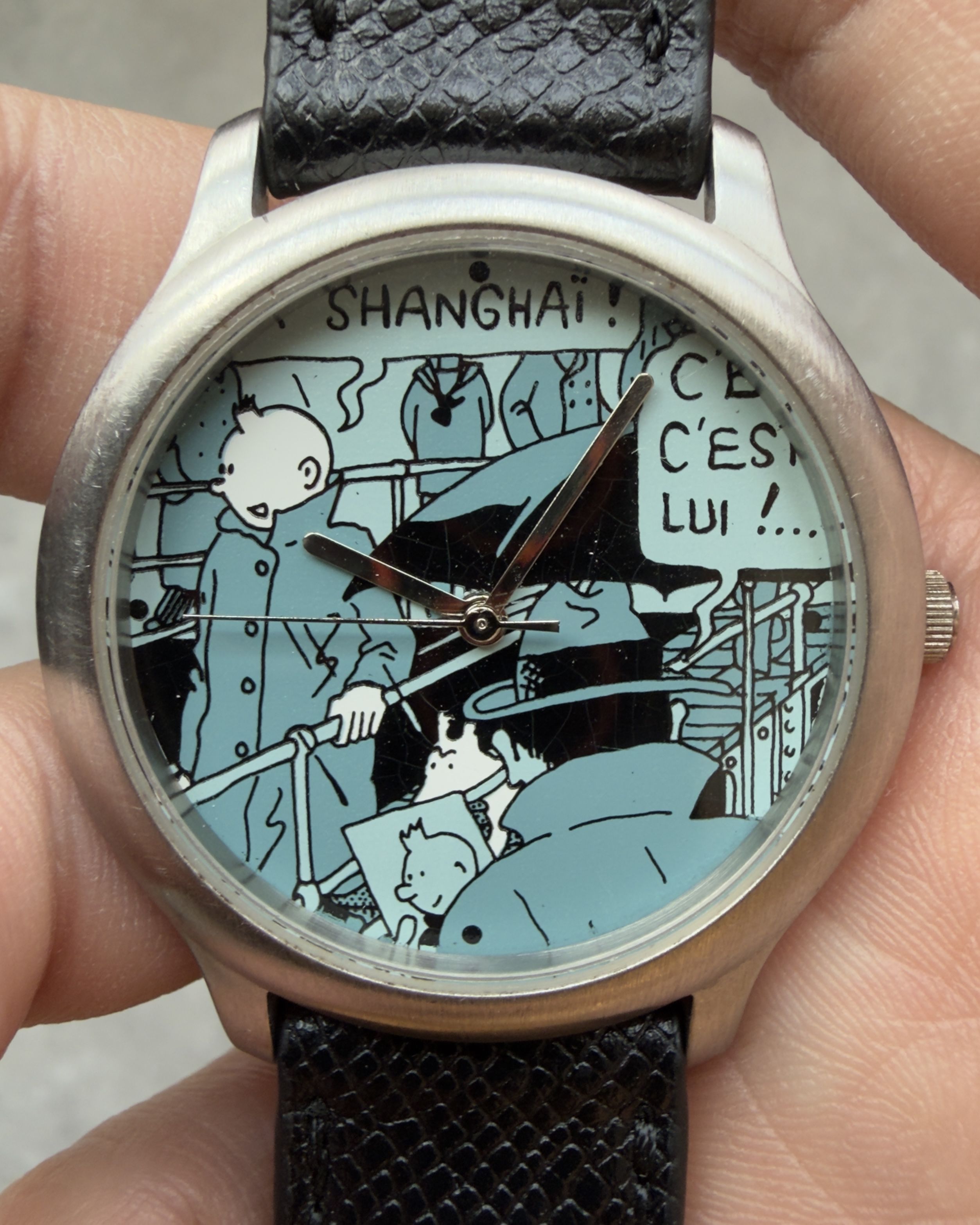 TINTIN SHANGHAI STREET SCENE VINTAGE QUARTZ WATCH