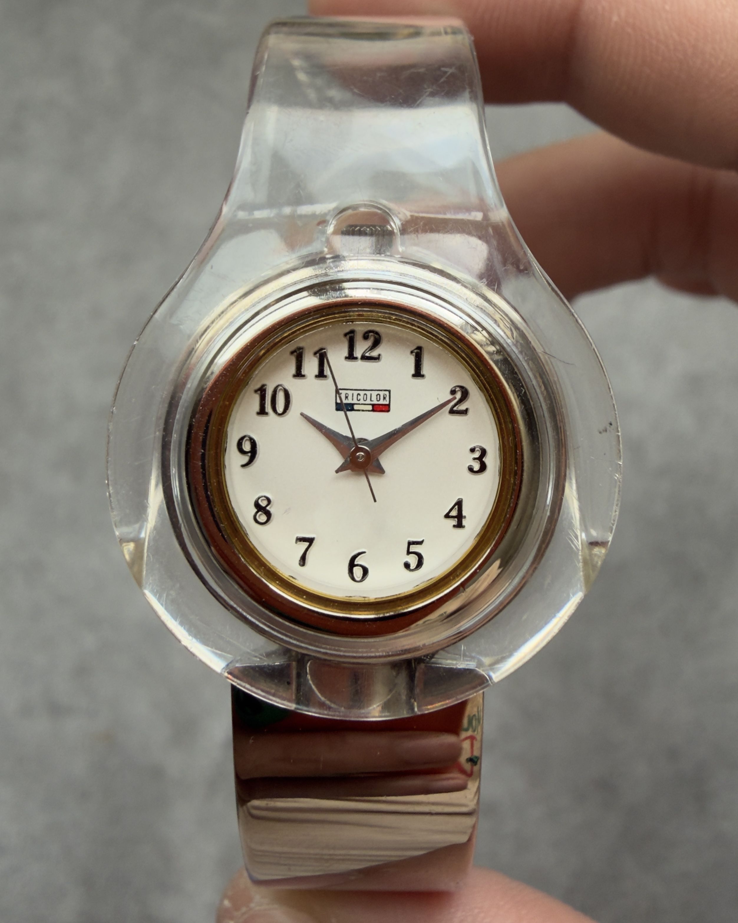 TRICOLOR TRANSPARENT BANGLE VINTAGE QUARTZ WATCH