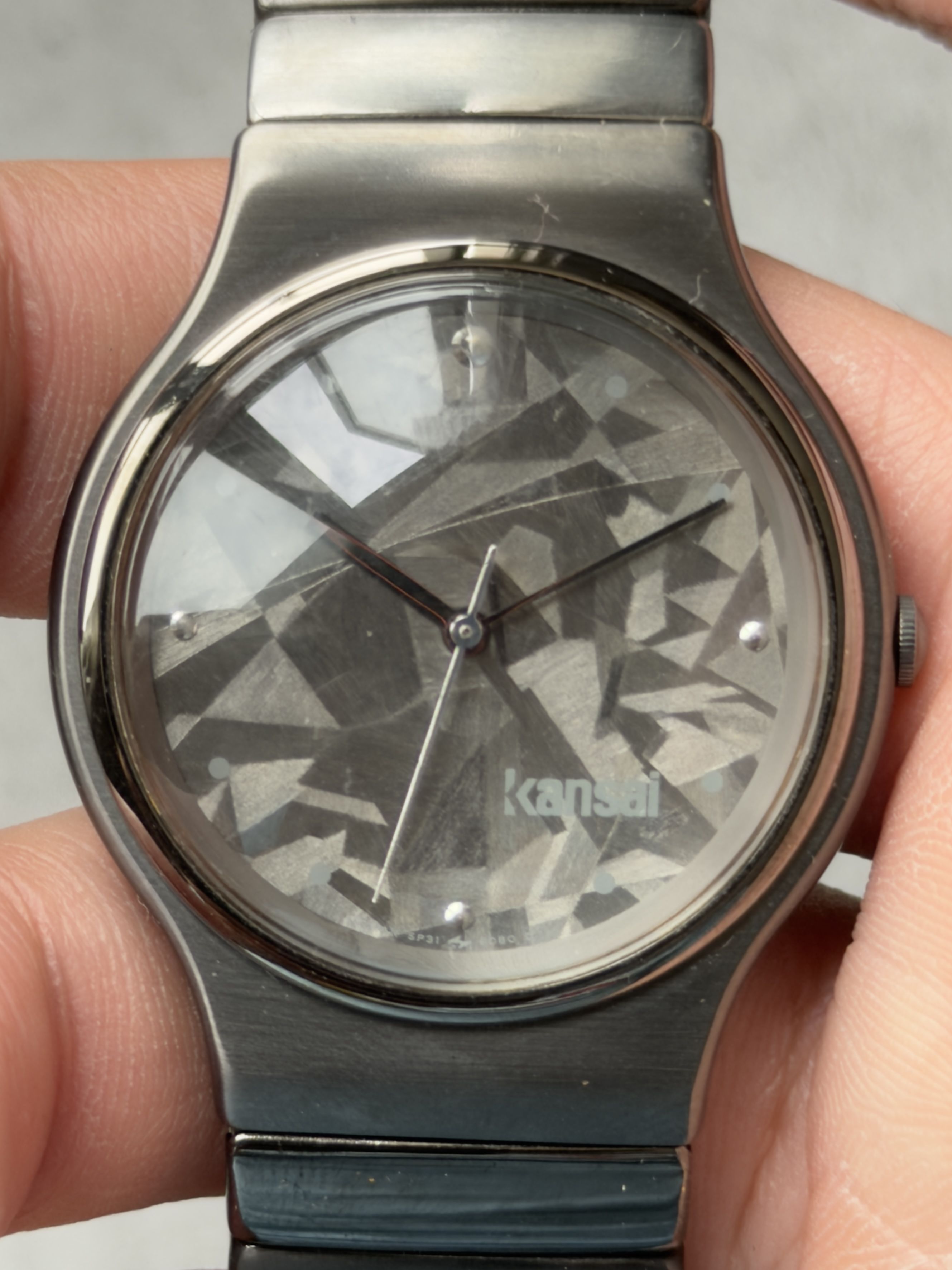 KANSAI GEOMETRIC PATTERN VINTAGE QUARTZ WATCH