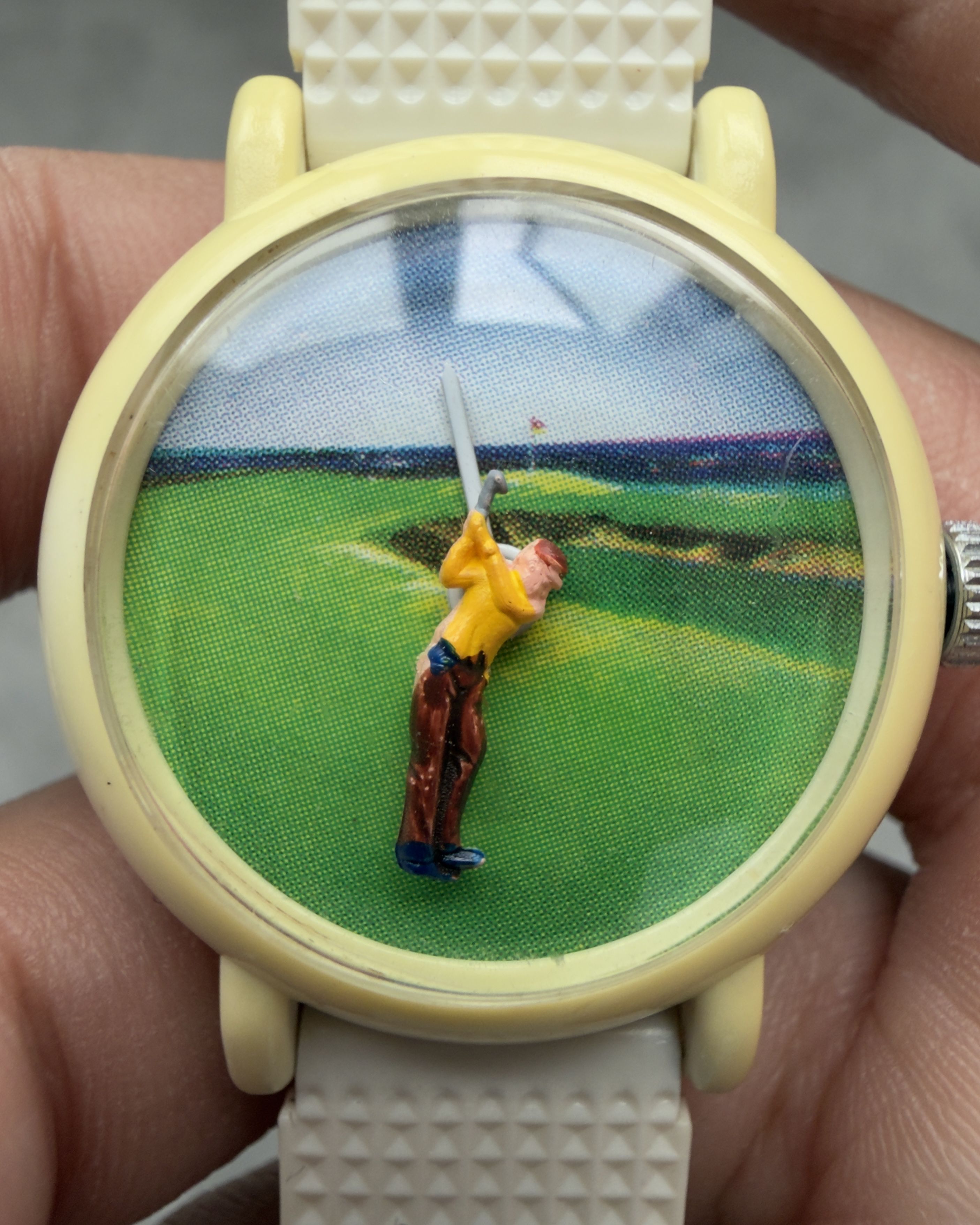 JUNCRAFT 3D GOLD SCENE MANUAL WINDING VINTAGE WATCH 