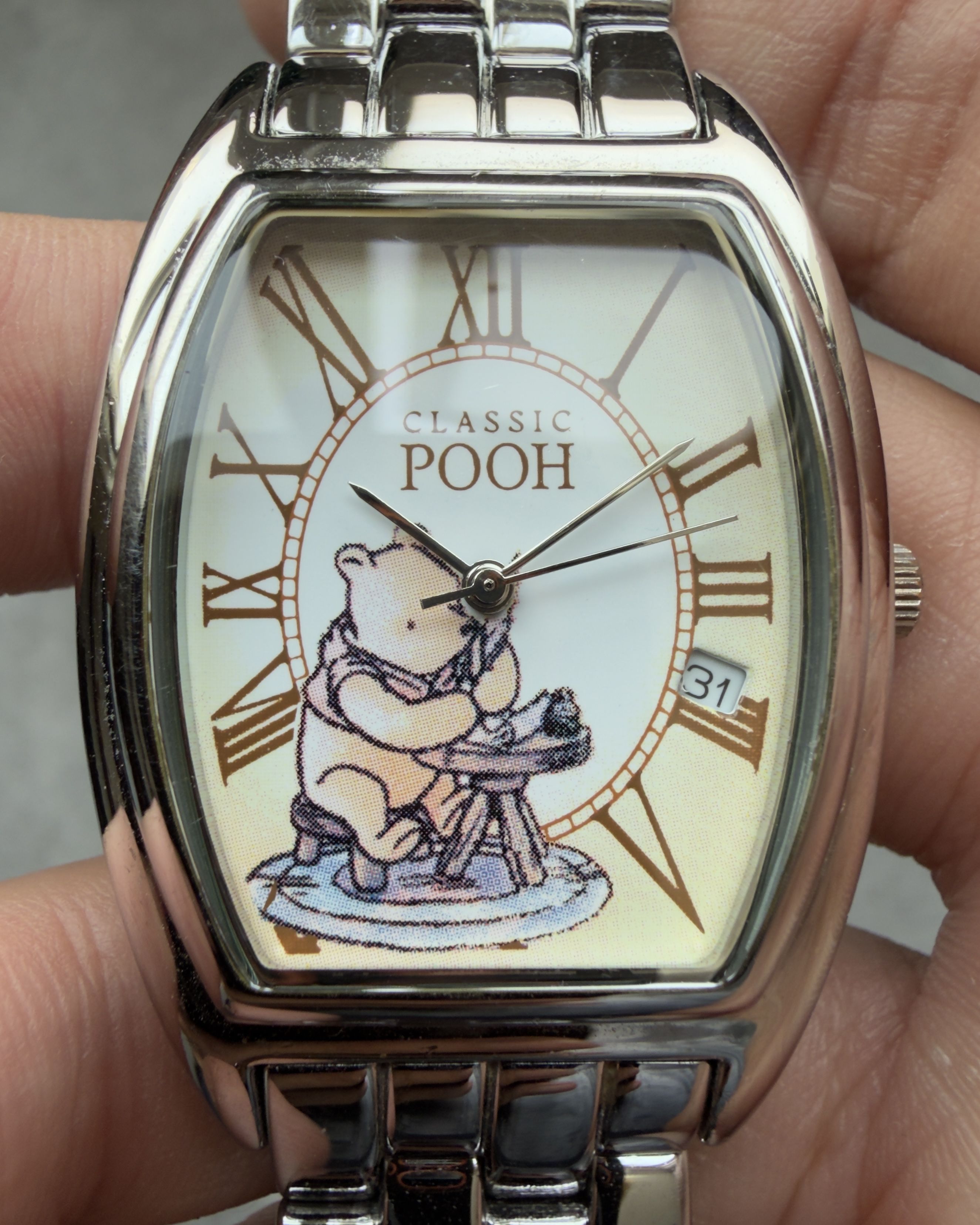CLASSIC POOH BARREL CASE VINTAGE QUARTZ WATCH