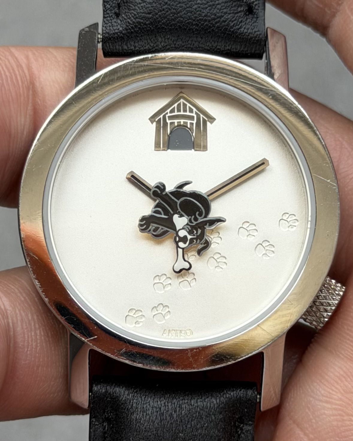 AKTEO DOG TRAIL VINTAGE QUARTZ WATCH