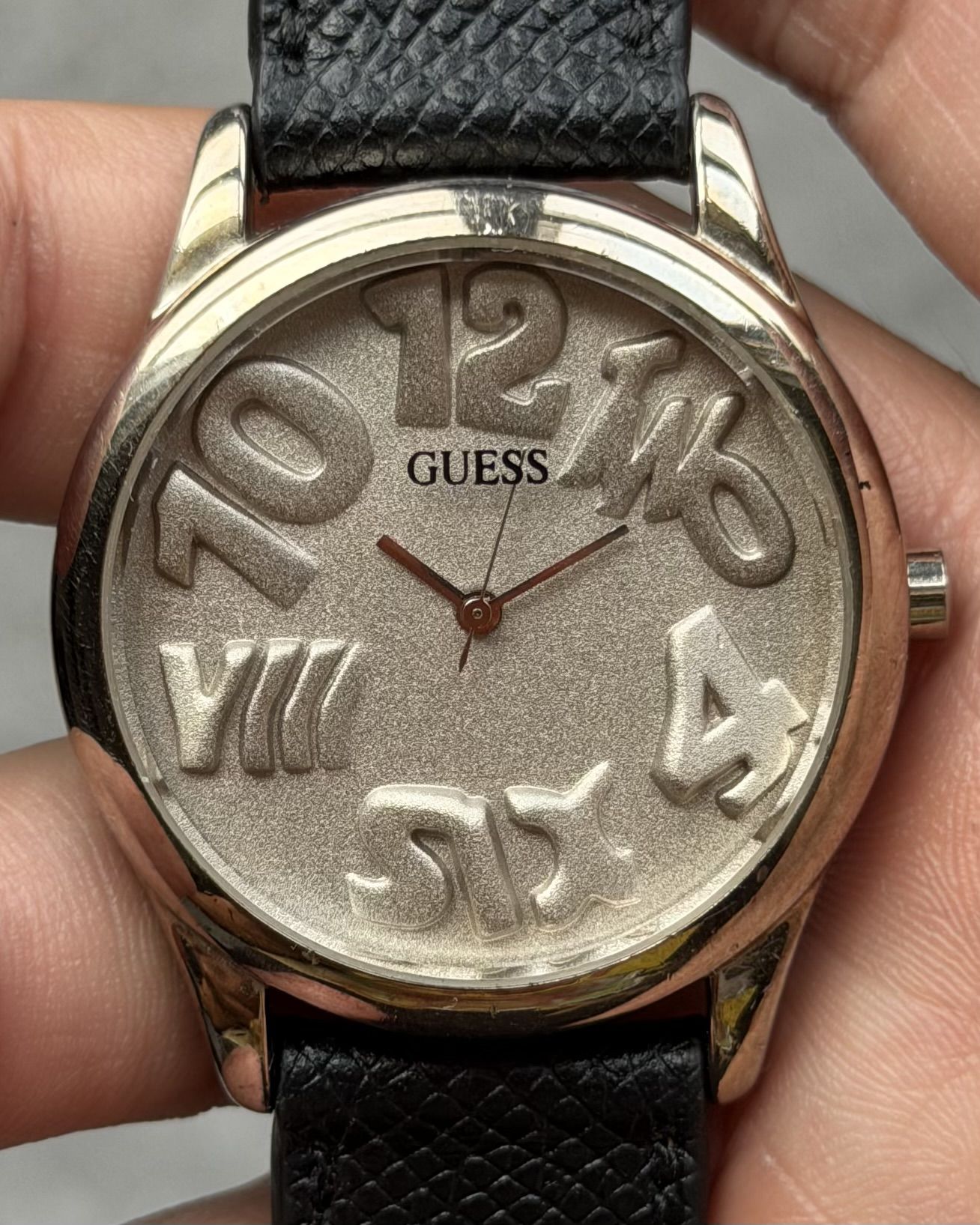 GUESS DISTORTED NUMERAL VINTAGE QUARTZ WATCH