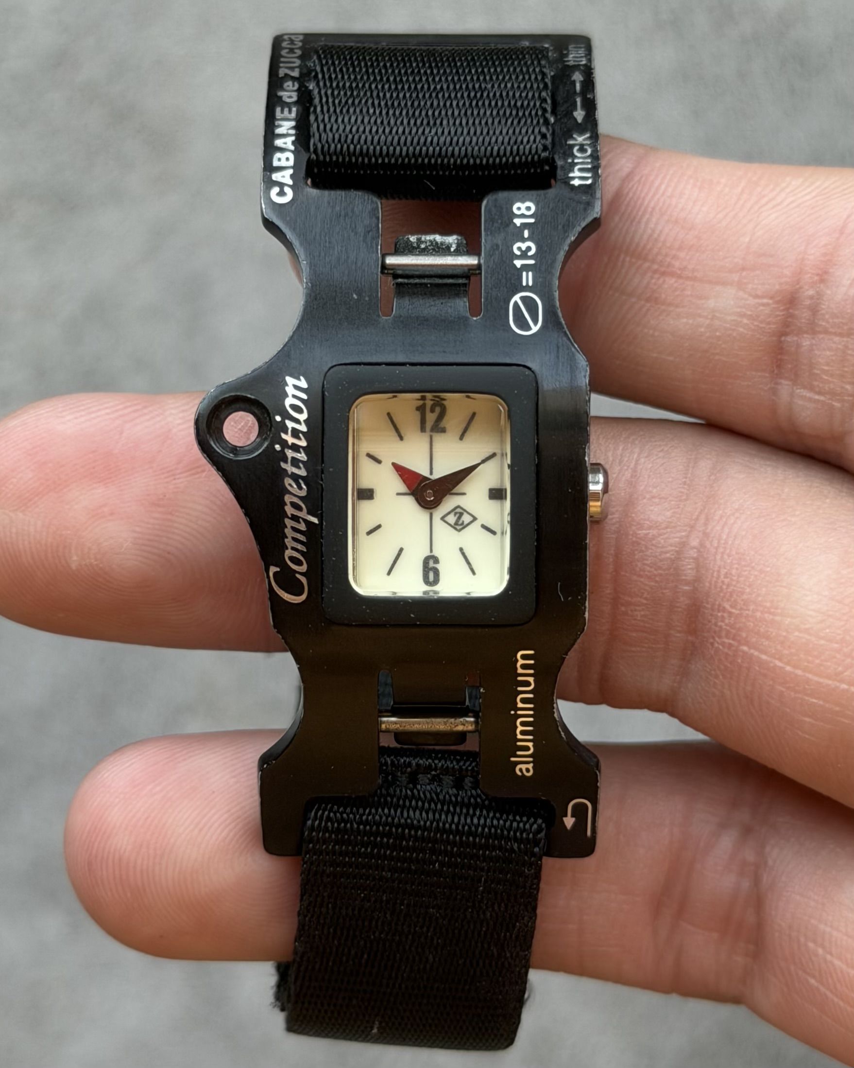 CABANE DE ZUCCA COMPETITION BALCK VINTAGE QUARTZ WATCH 