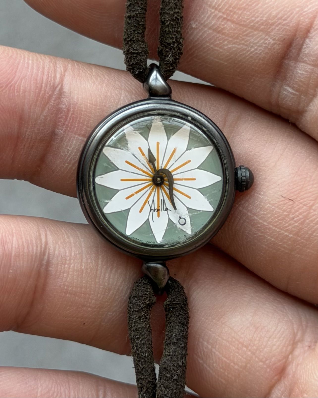 SYBILLA DAISY BLOOM VINTAGE QUARTZ WATCH