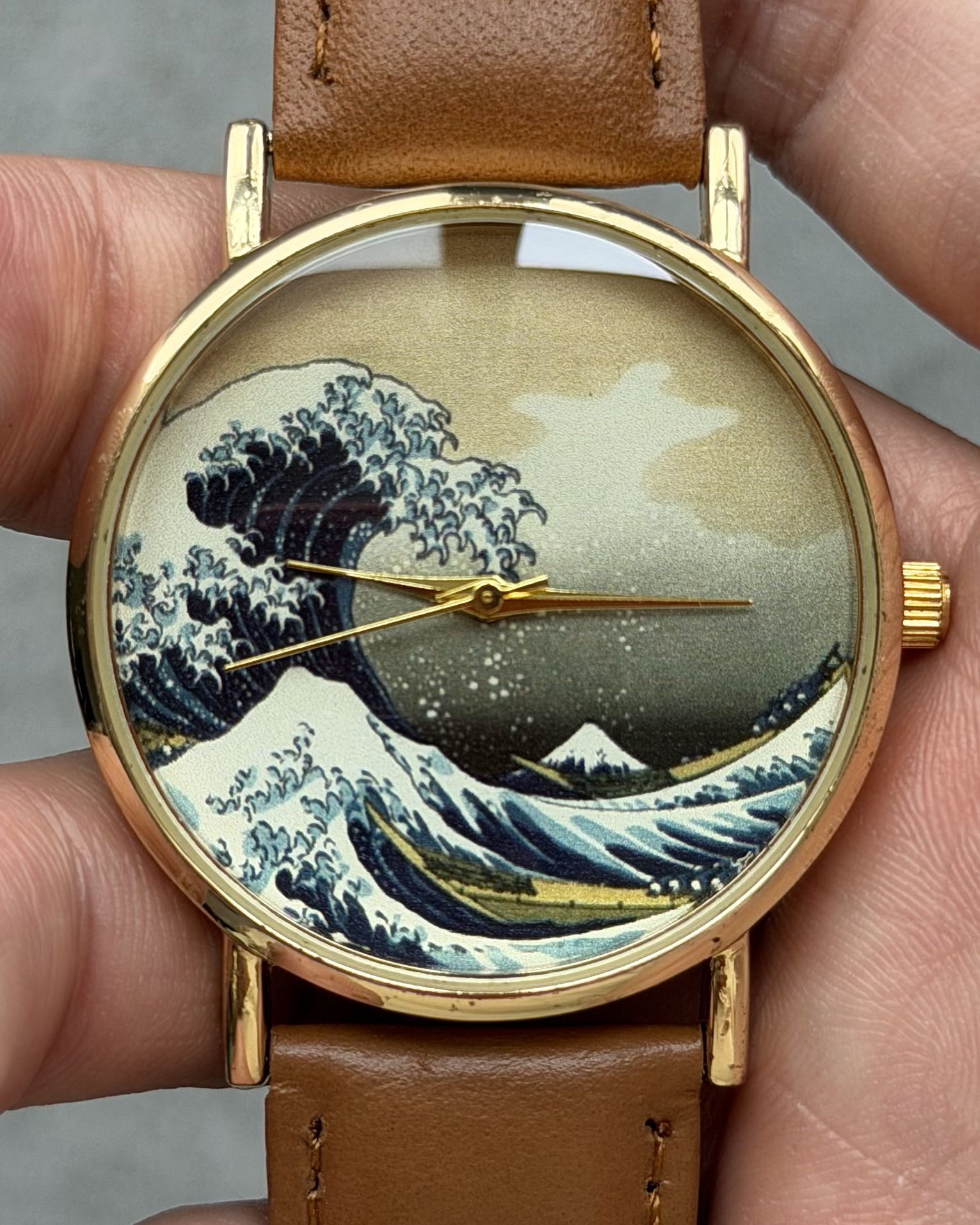 GREAT WAVE ART VINTAGE QUARTZ WATCH