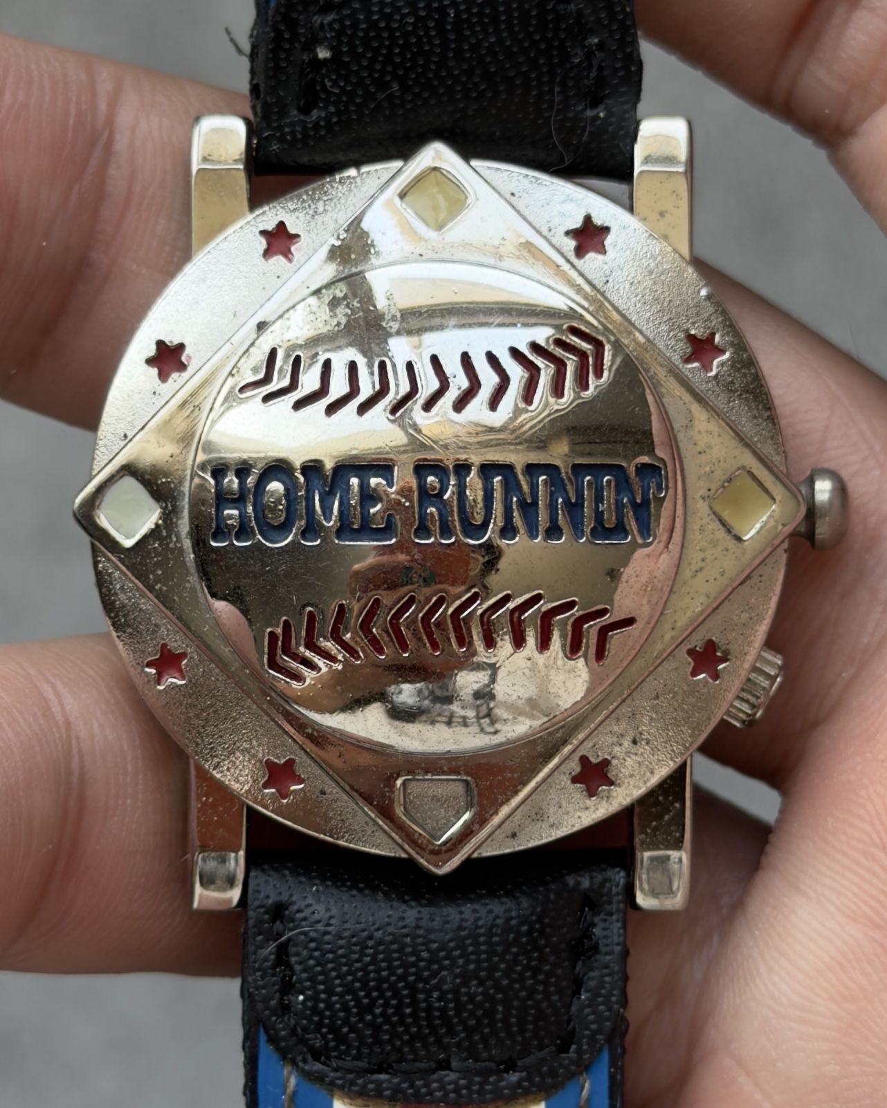 HOME RUNIN BASEBALL VINTAGE QUARTZ WATCH