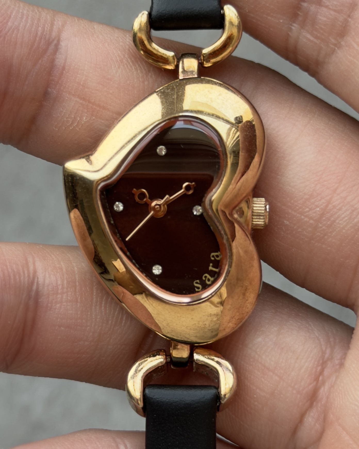 SARA GOLD HEART VINTAGE QUARTZ WATCH