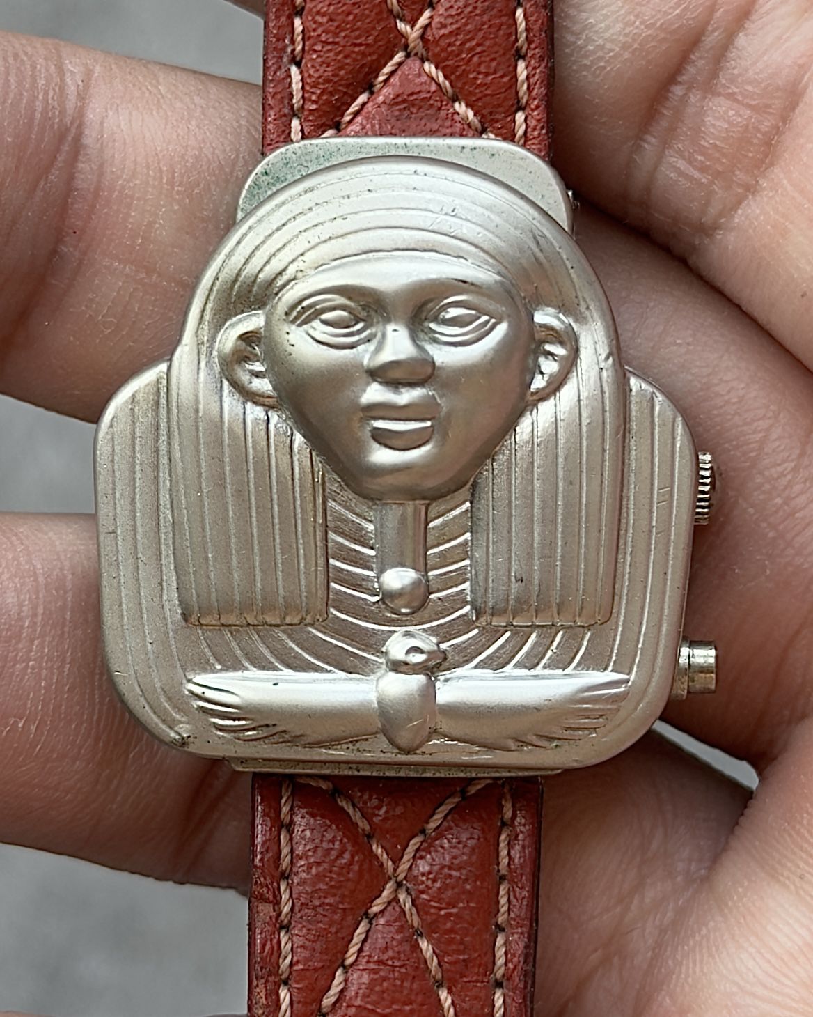 PHARAOH SECRET LOCKET VINTAGE QUARTZ WATCH