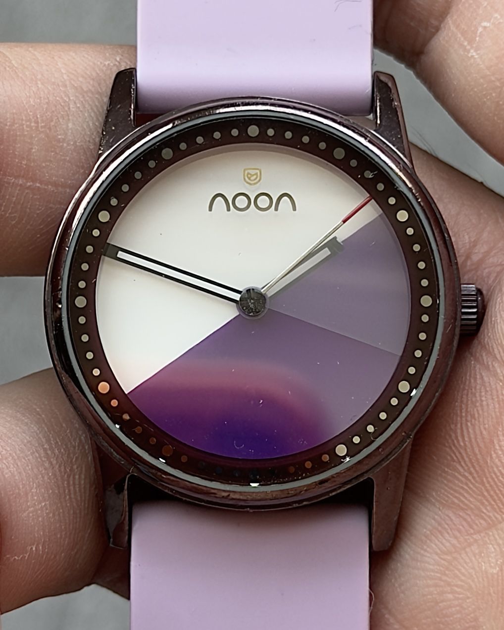 NOON COPENHAGEN GRADIENT DIAL SCANDI VINTAGE QUARTZ WATCH