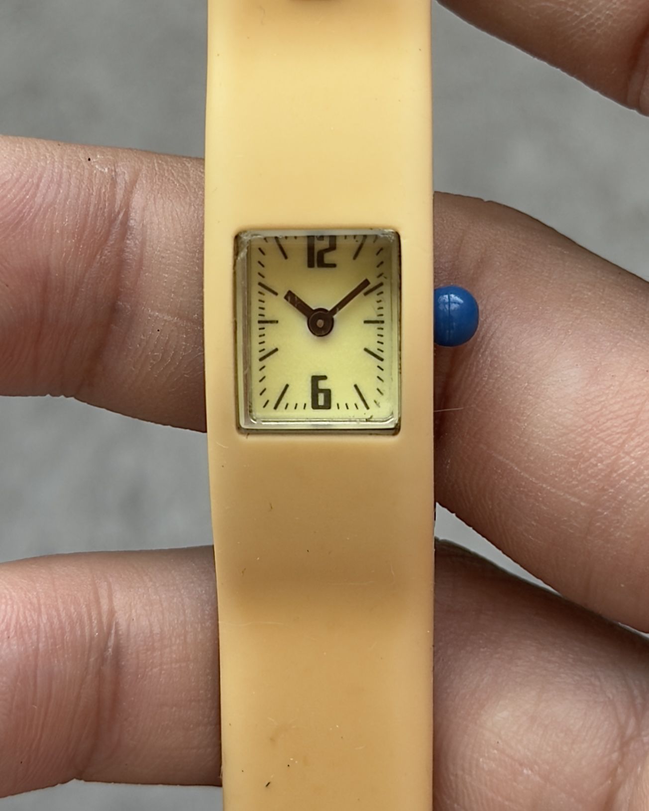 CABANE DE ZUCCA CHEWING GUM VINTAGE QUARTZ WATCH 