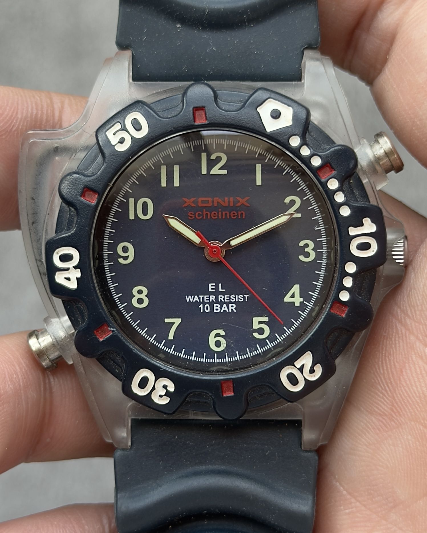 XONIX TRANSLUCENT DIVER STYLE VINTAGE QUARTZ WATCH