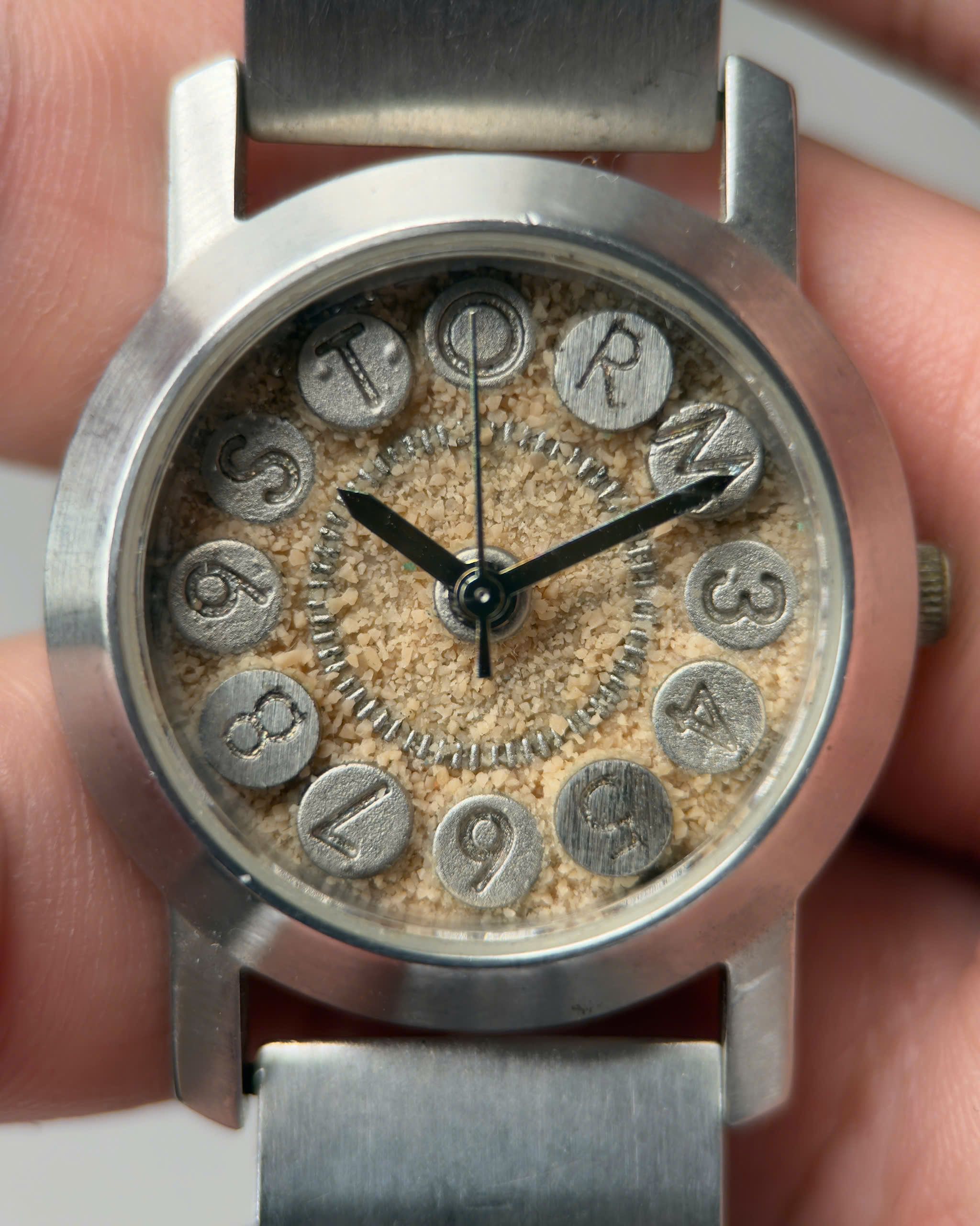 STORM SAND DIAL VINTAGE QUARTZ WATCH 