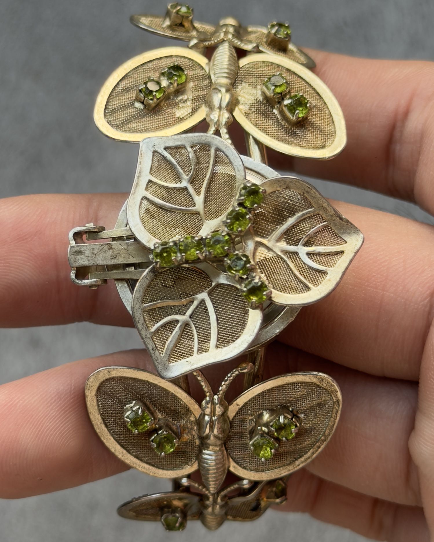 PARPOR BUTTERFLY HINGED COVER VINTAGE QUARTZ WATCH
