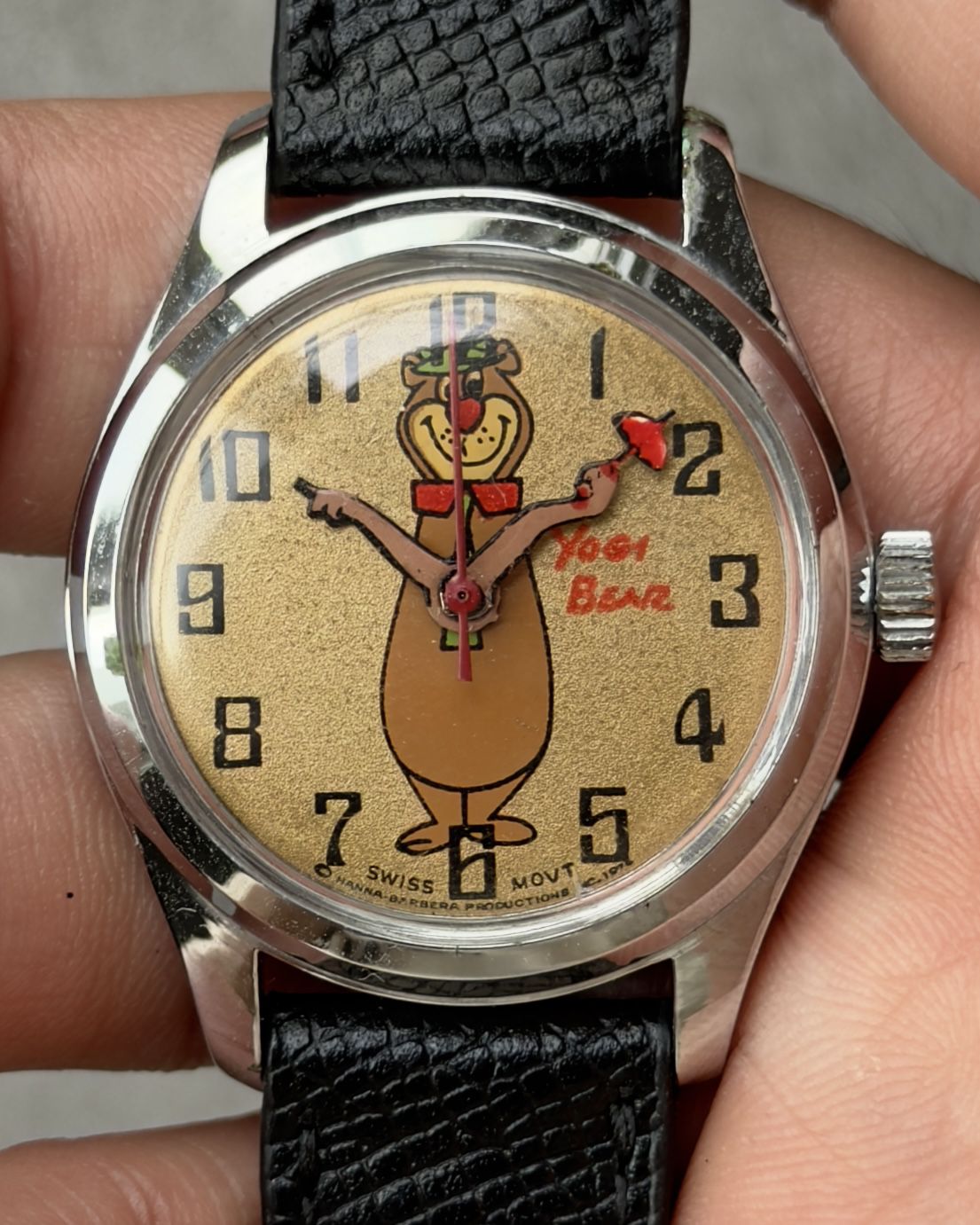 YOGI BEAR MANUAL WINDING VINTAGE WATCH 