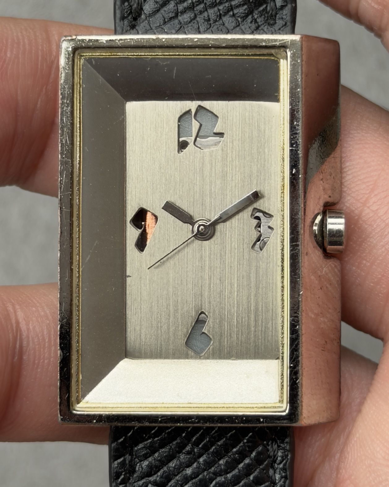 ENCOURAGER OPTICAL ILLUSION VINTAGE QUARTZ WATCH 