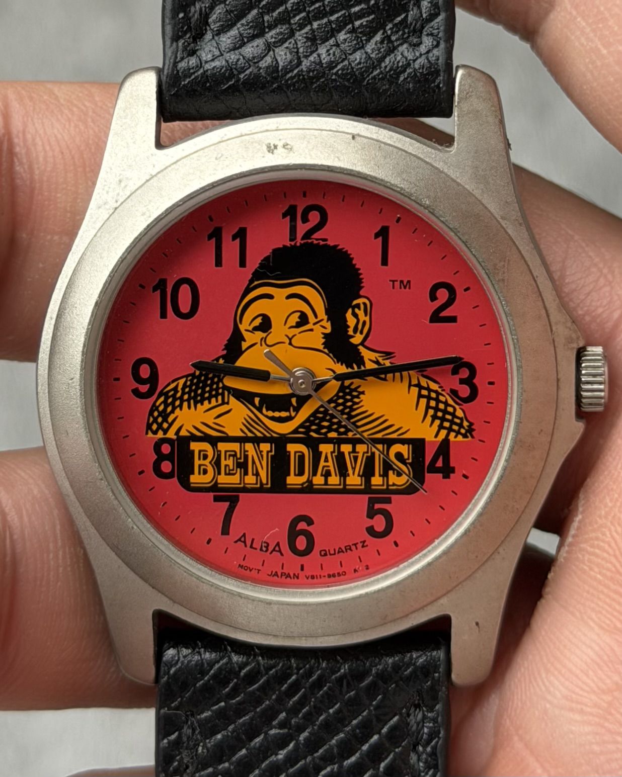 BEN DAVIS GORILLA VINTAGE QUARTZ WATCH 