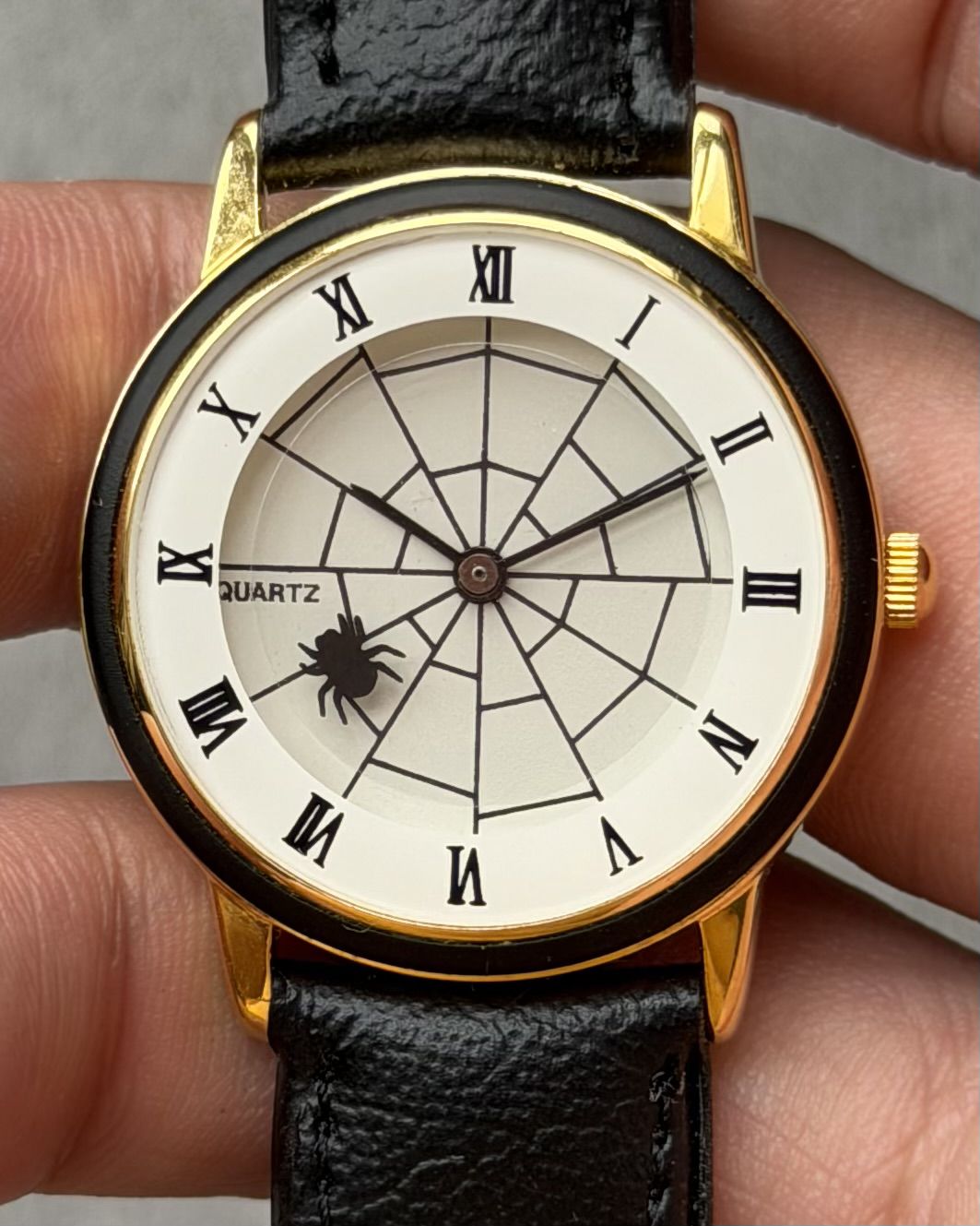UNIDENTIFIED SOIDER WEB VINTAGE QUARTZ WATCH 